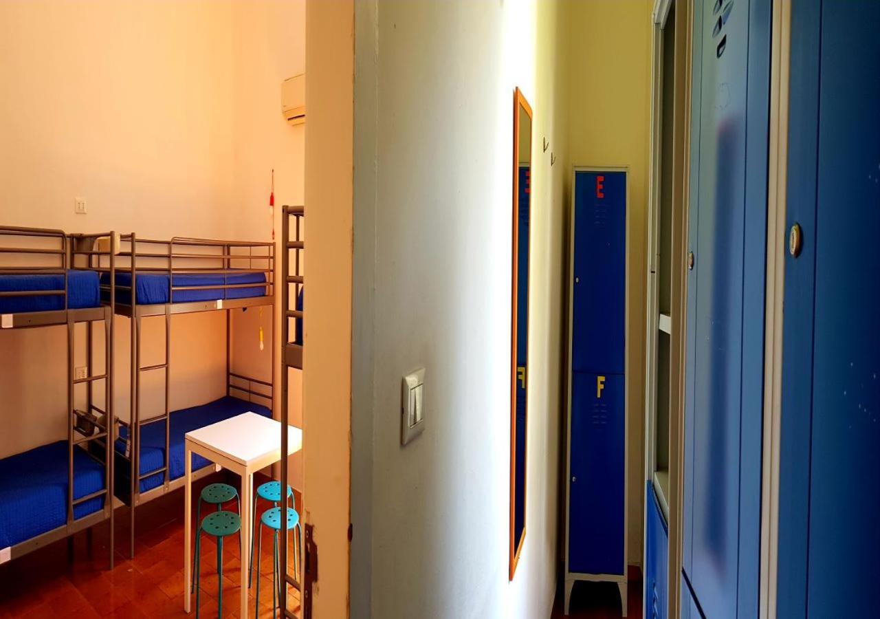 Single Bed in Mixed Dormitory Room photo 2