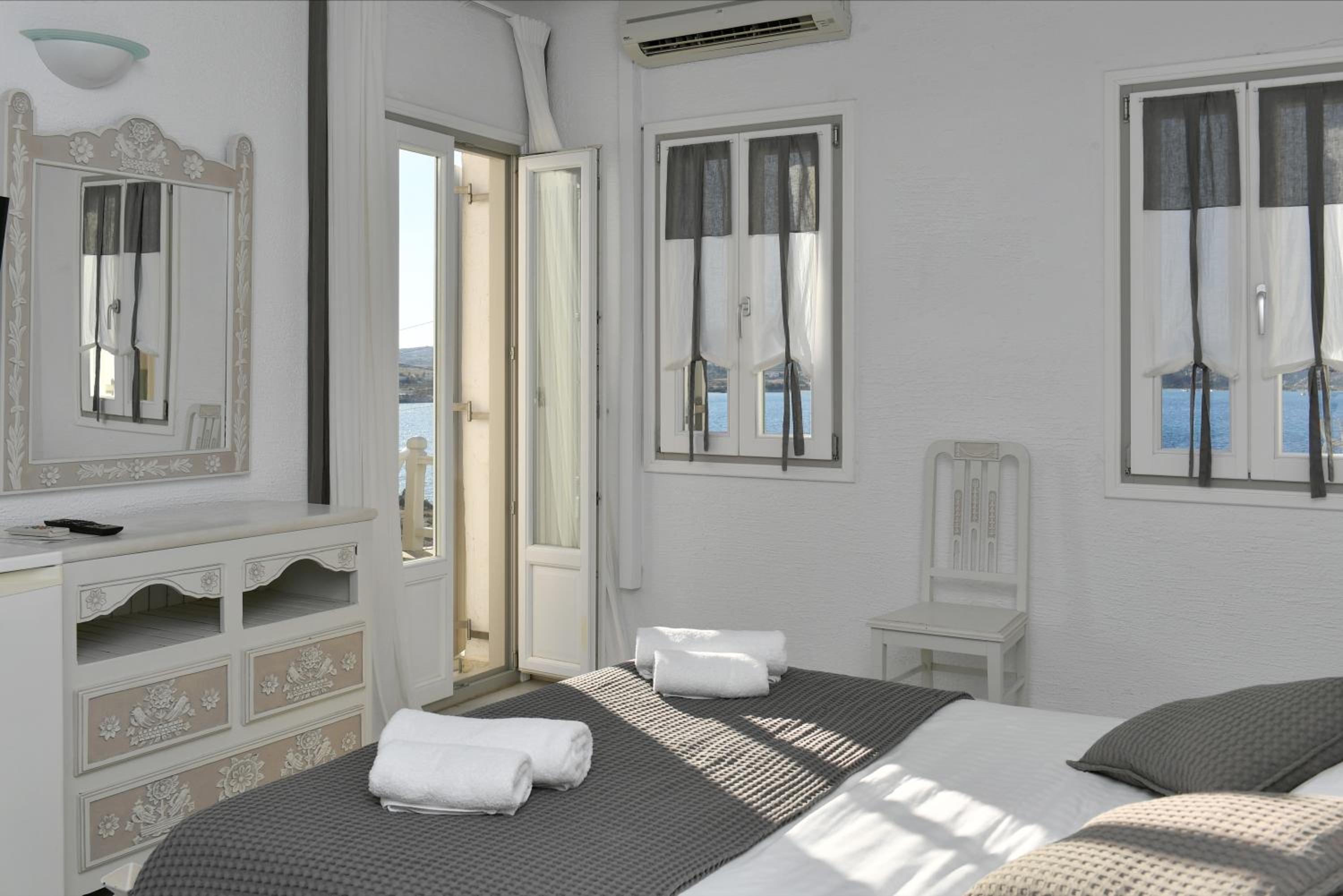 Double Room with Sea View photo 2
