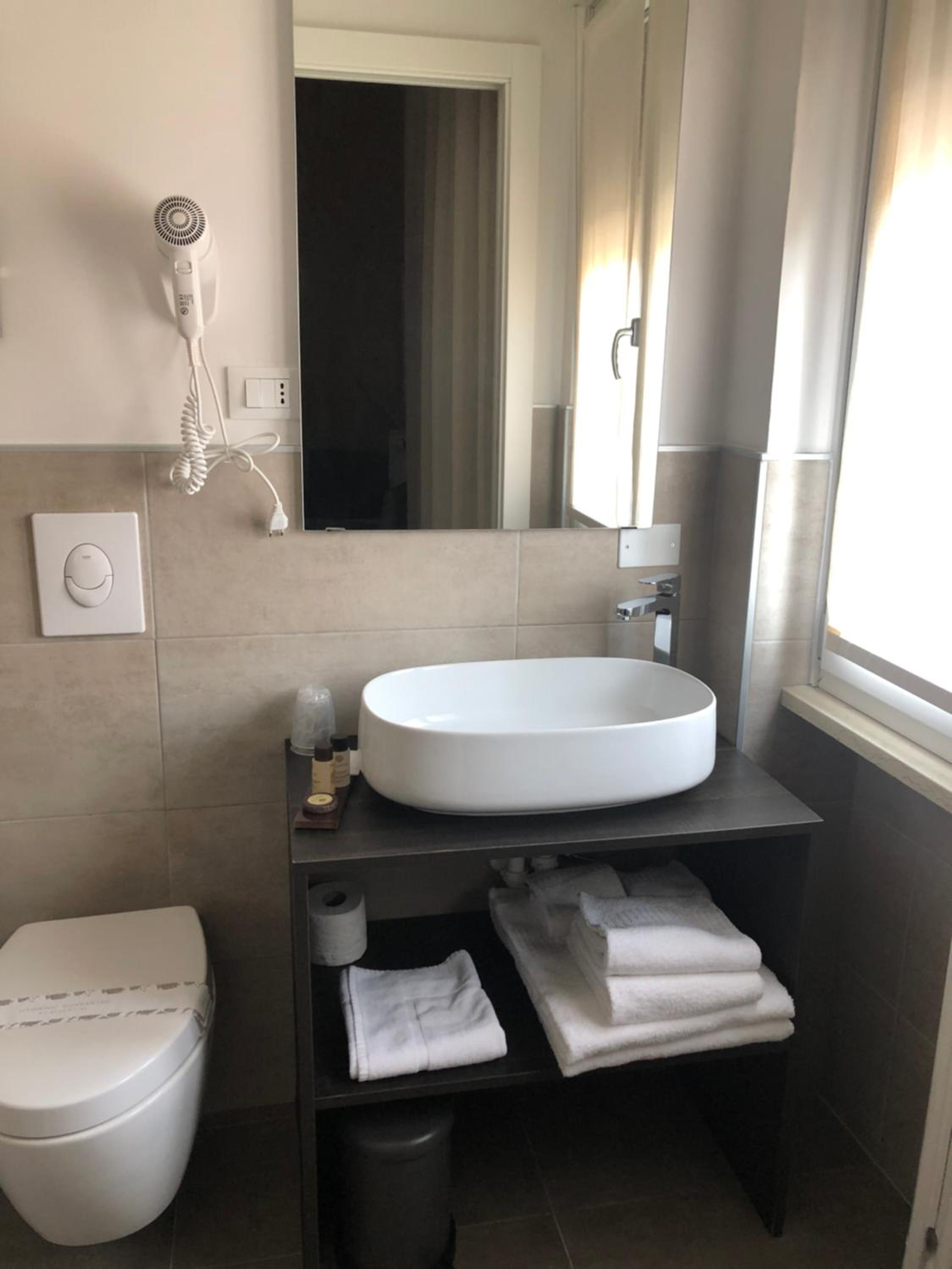 Deluxe Double Room - Photo 4
