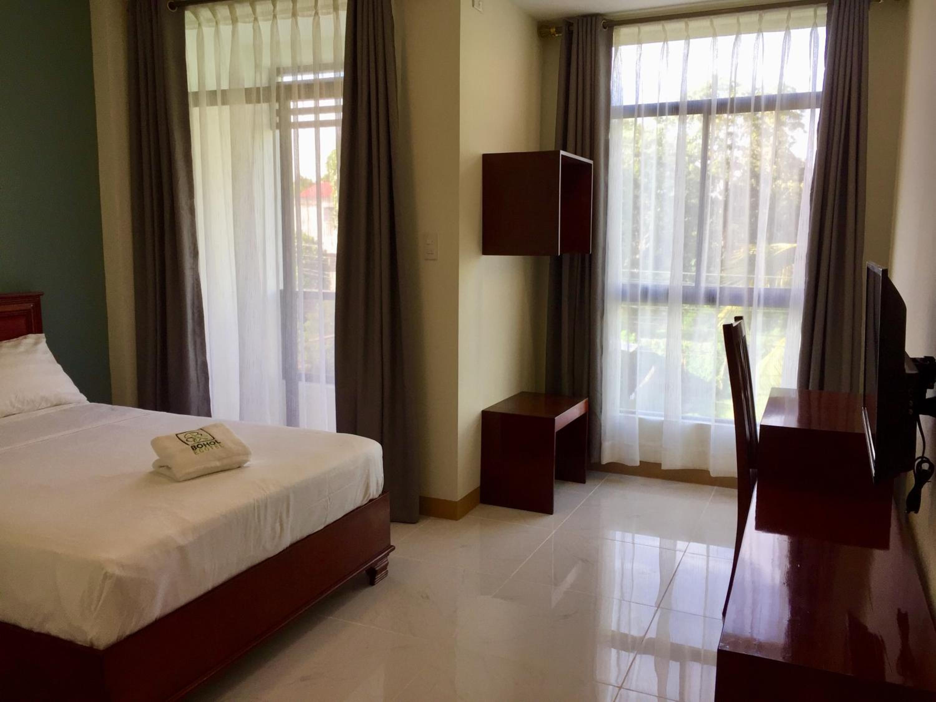 Double Room with Balcony - Photo 4