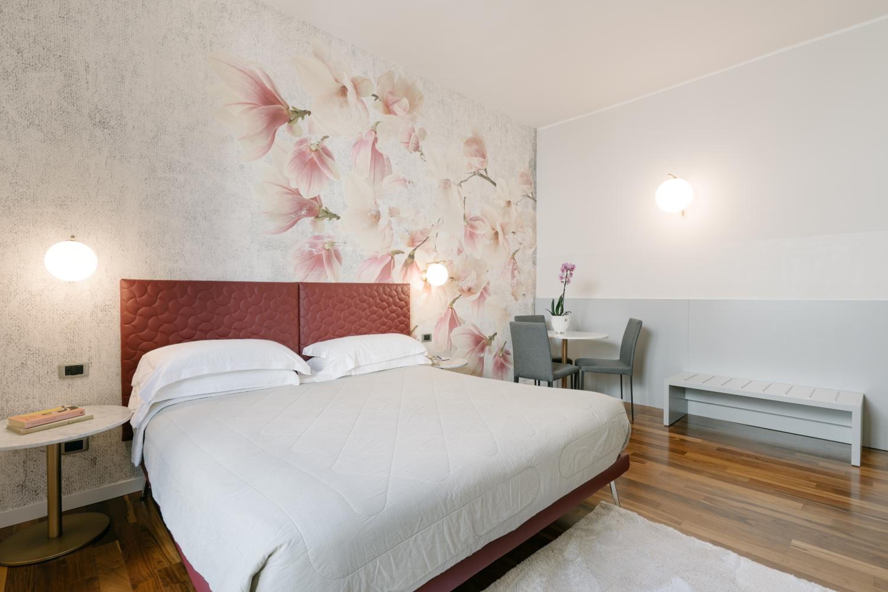 Suite with Terrace - Photo 12