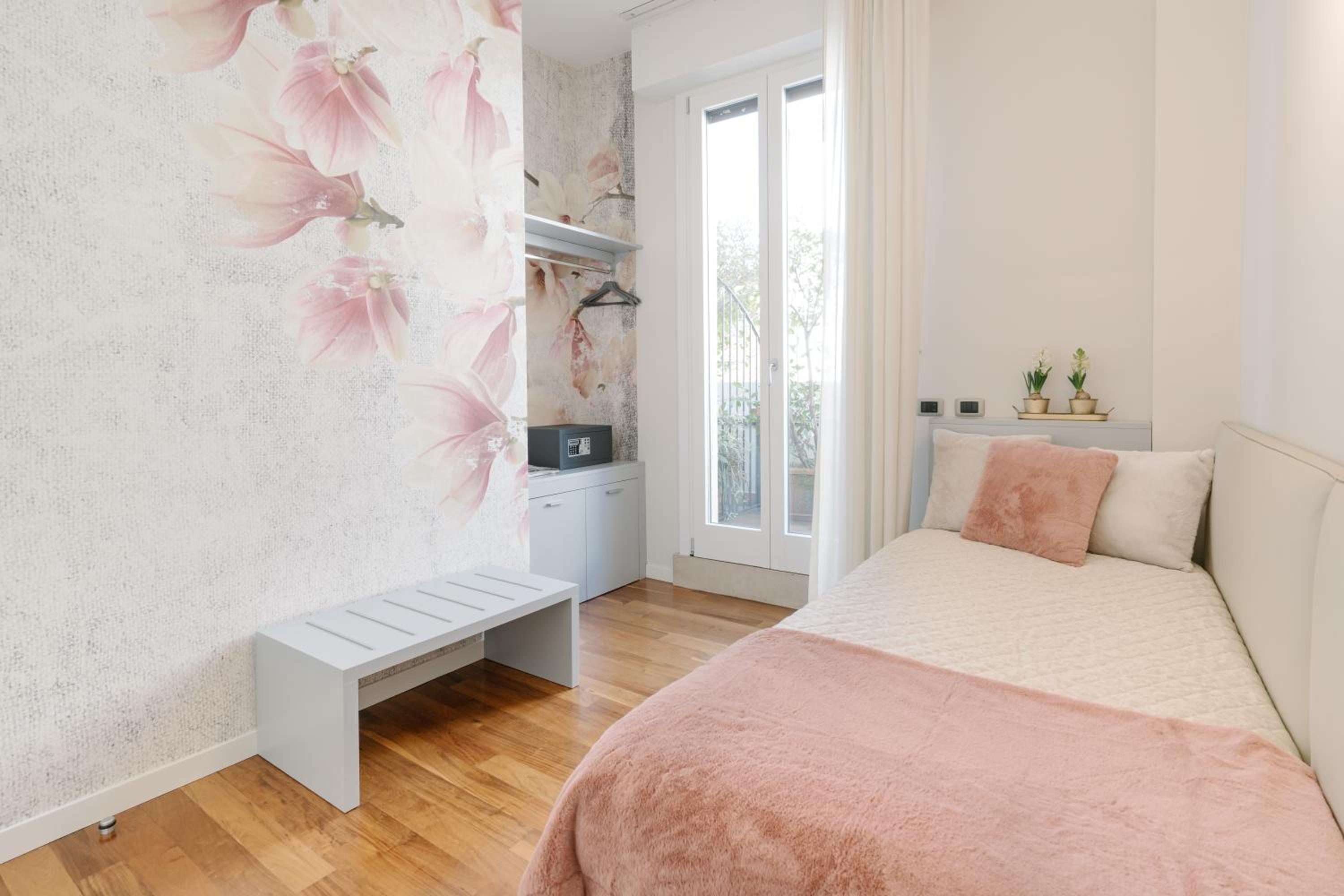 Suite with Terrace - Photo 8