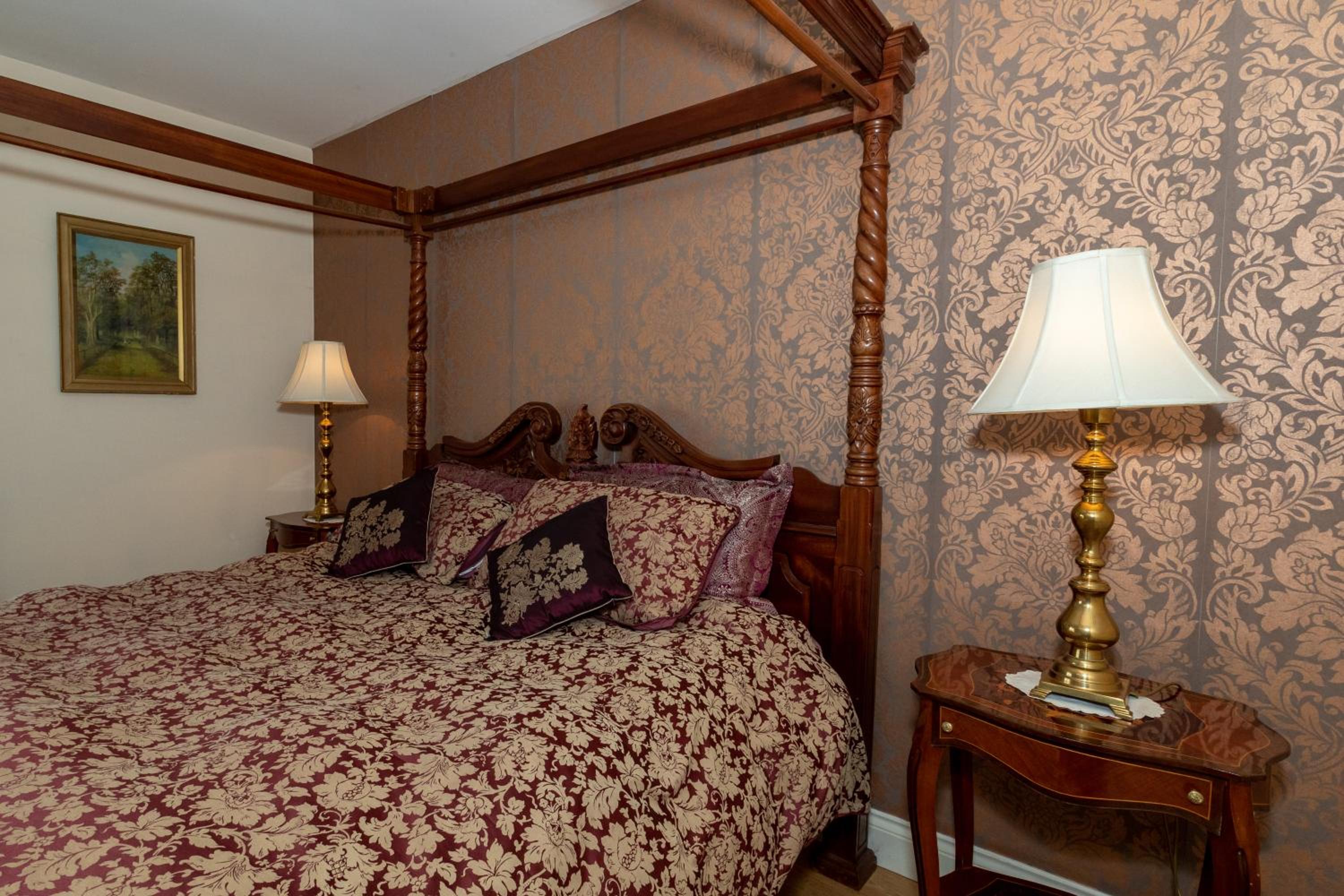 Deluxe King Room - Photo 1