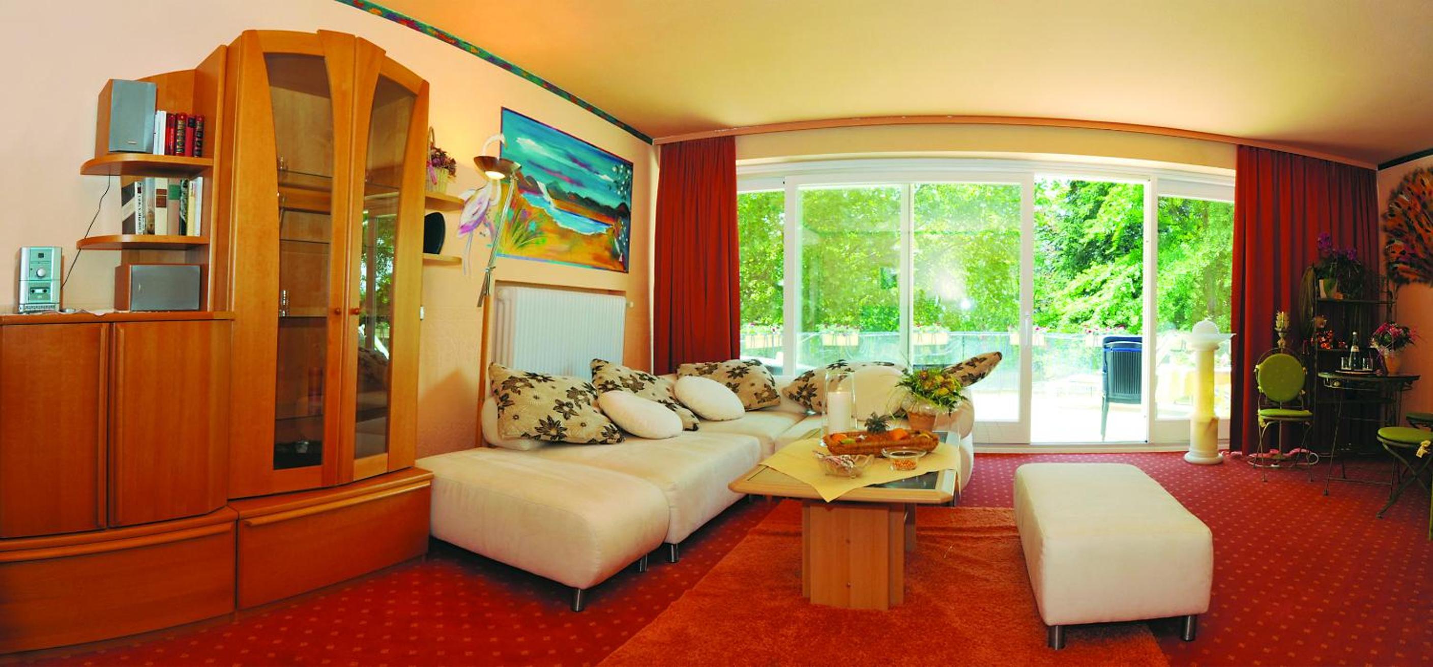 Classic Junior Suite with Balcony  photo 2