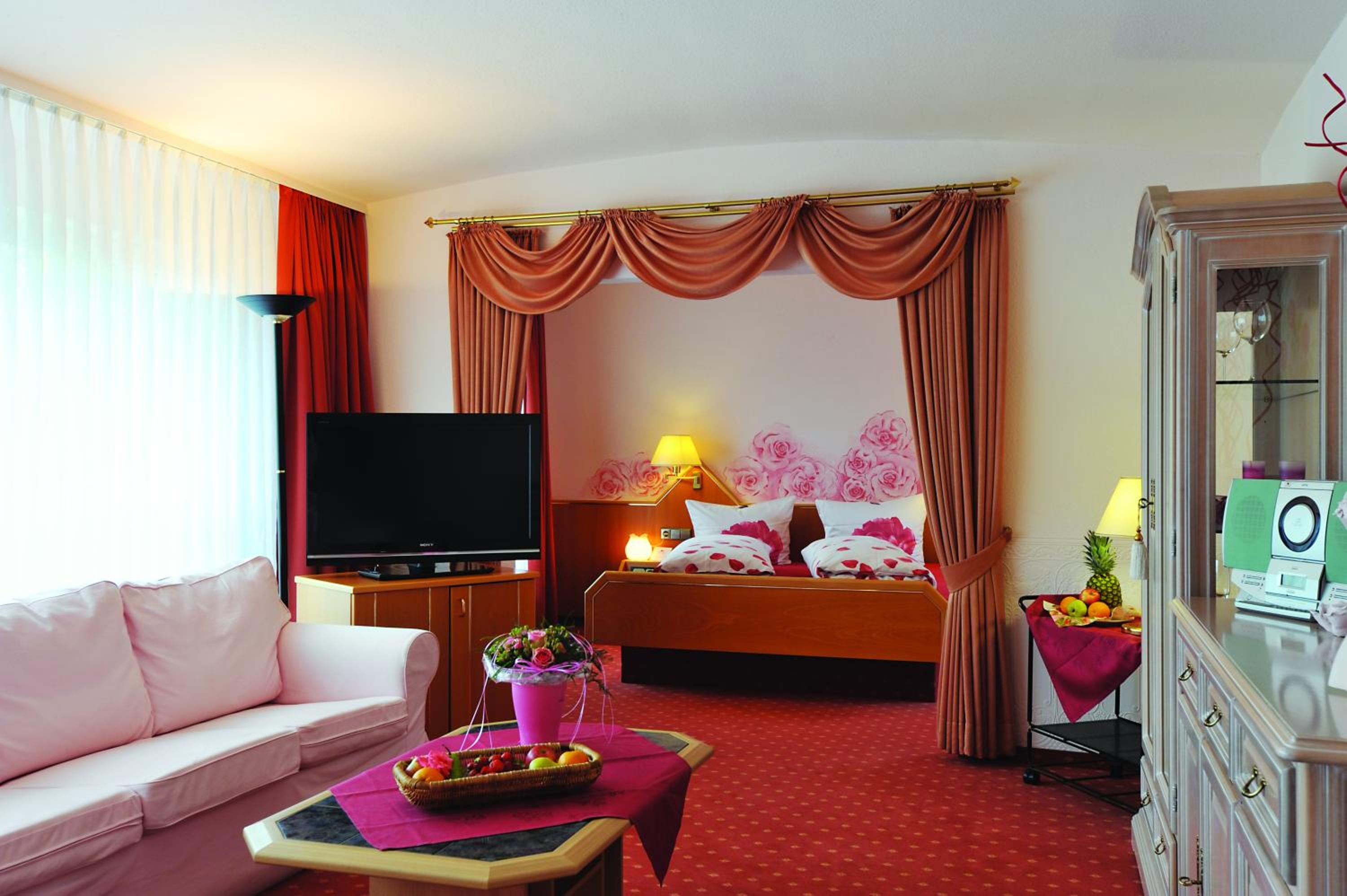 Classic Junior Suite with Balcony  photo 3
