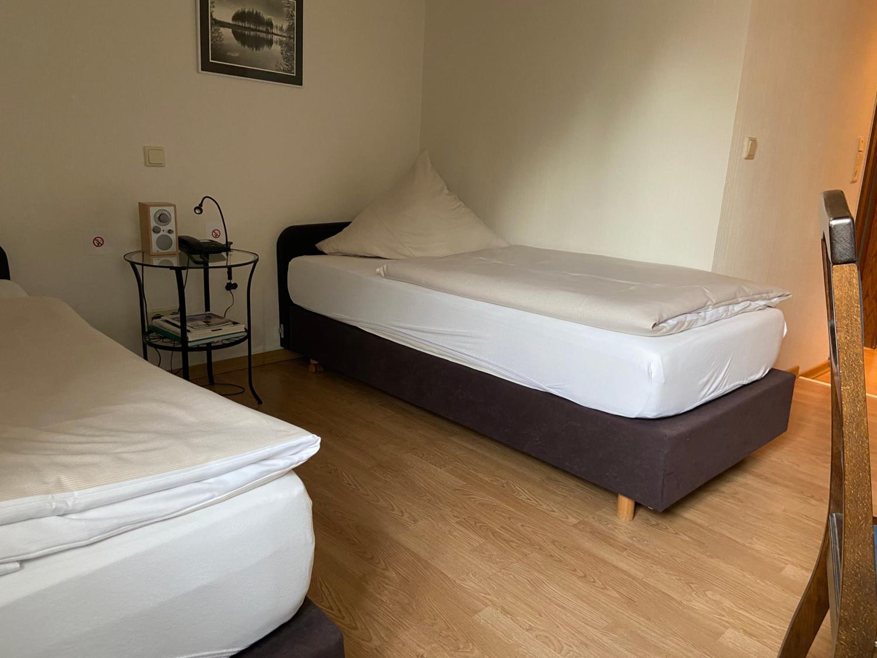 Standard Twin Room photo 2