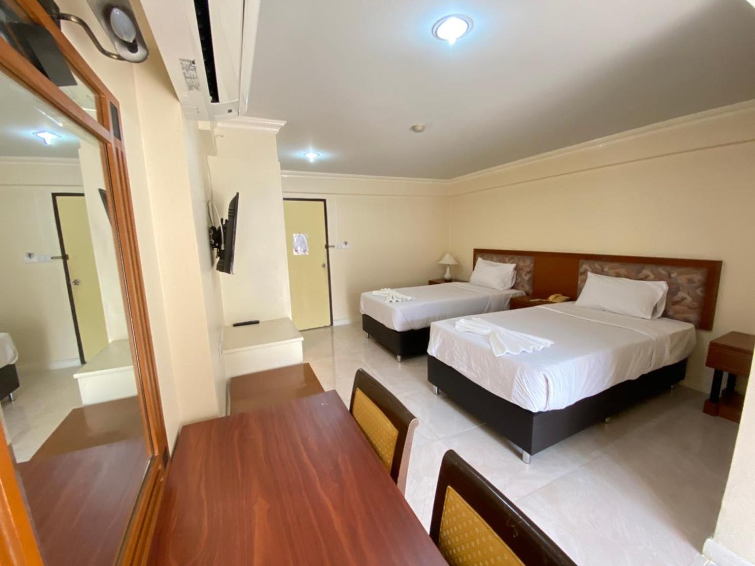 Standard Twin Room photo 2