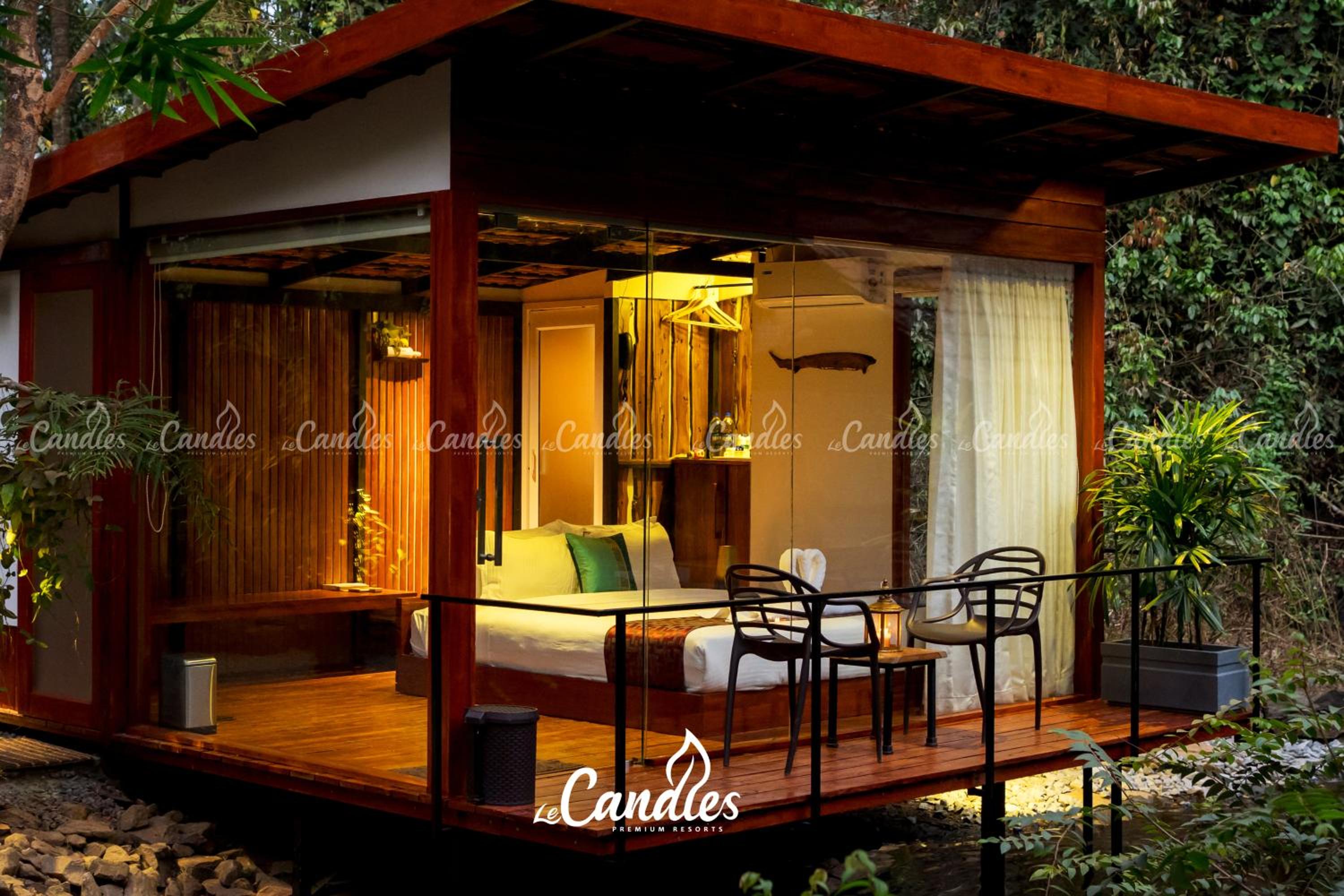 Double Room with Lake View - Photo 2