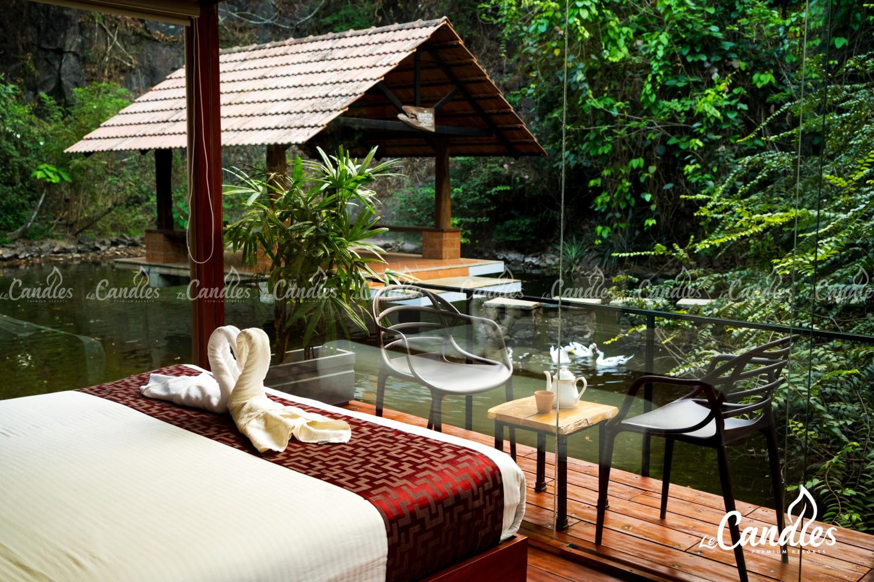 Double Room with Lake View - Photo 1