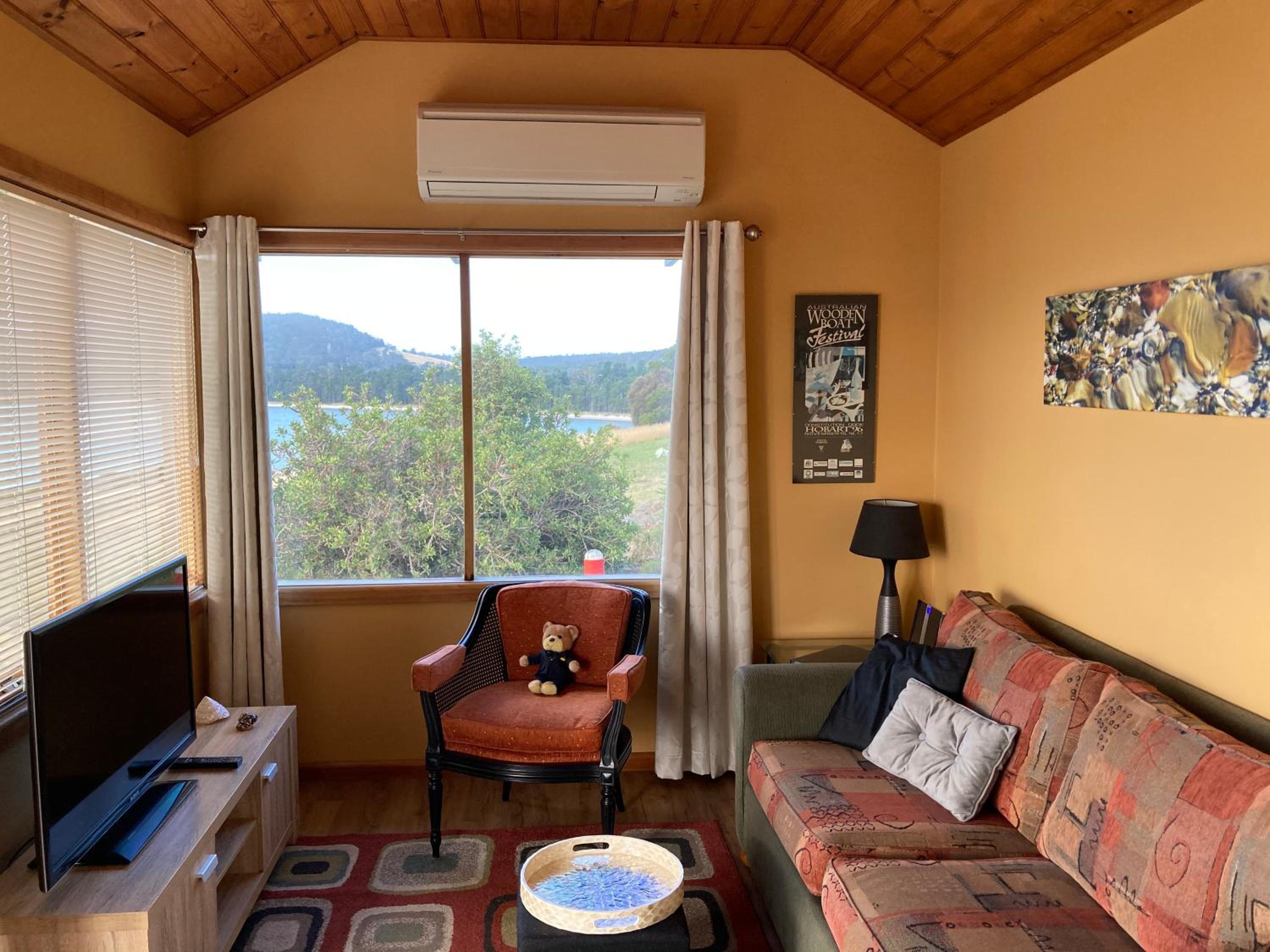 One-Bedroom House photo 1