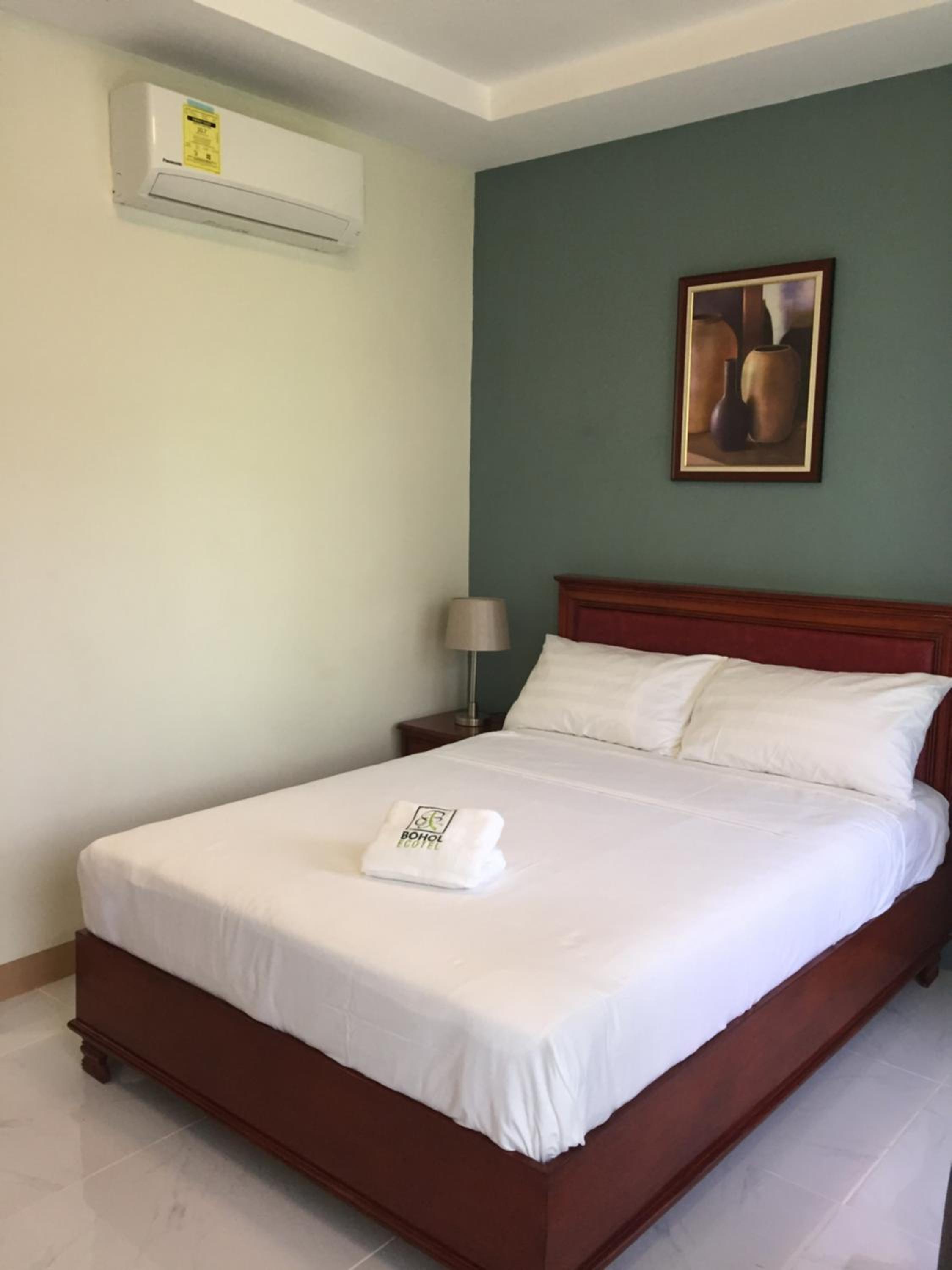 Double Room with Balcony - Photo 3