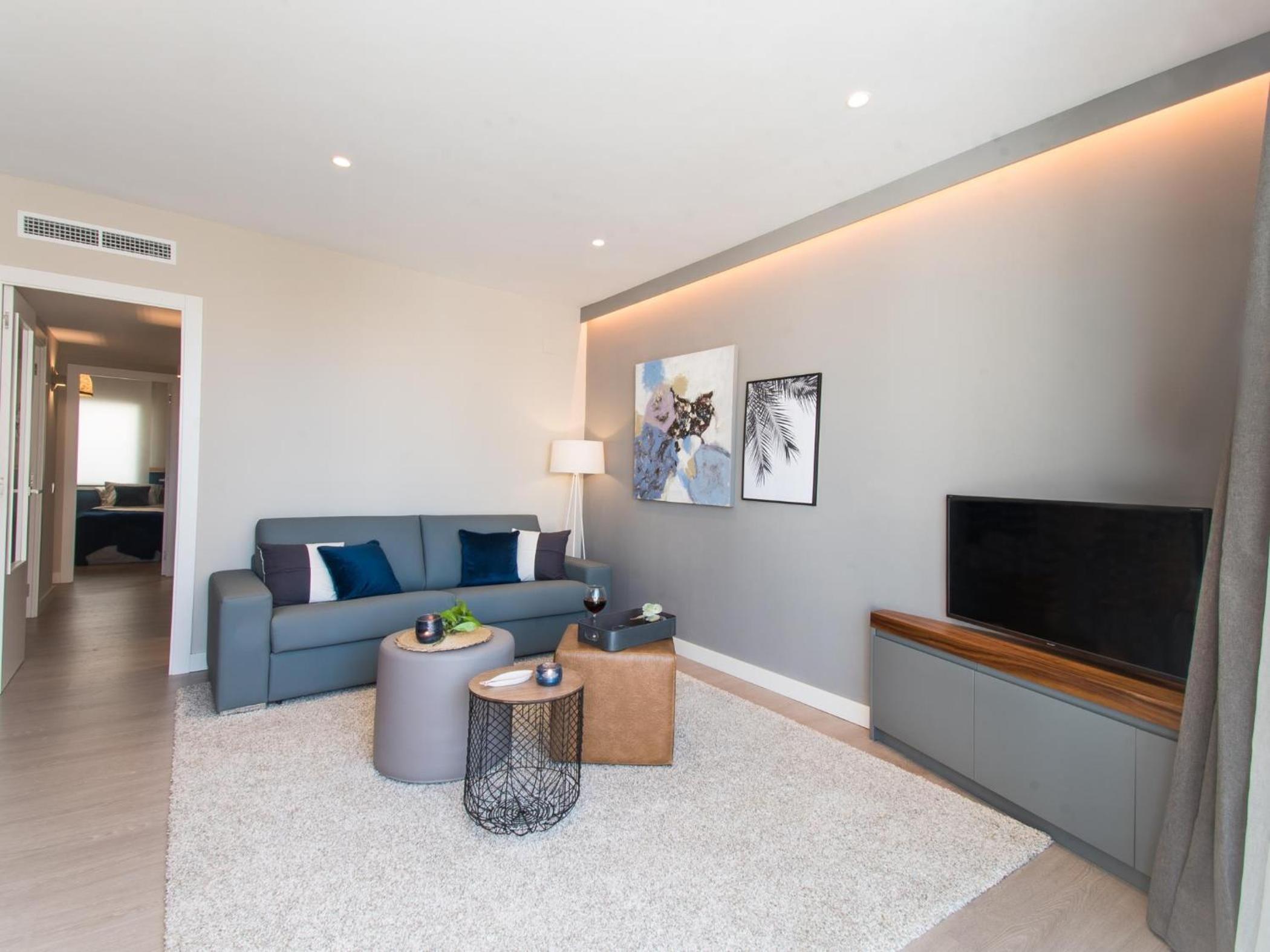 Apartment photo 2