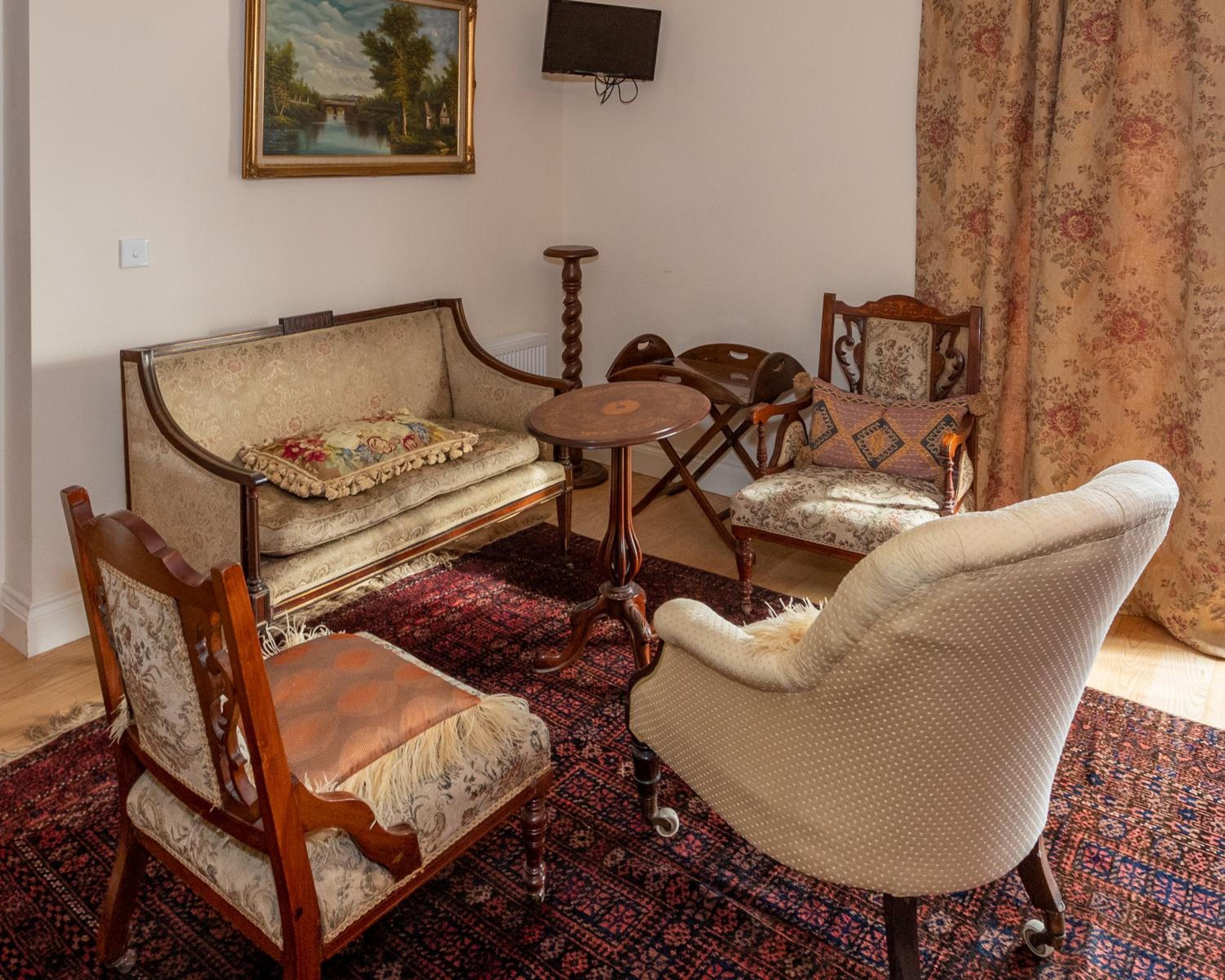 Deluxe King Room - Photo 3