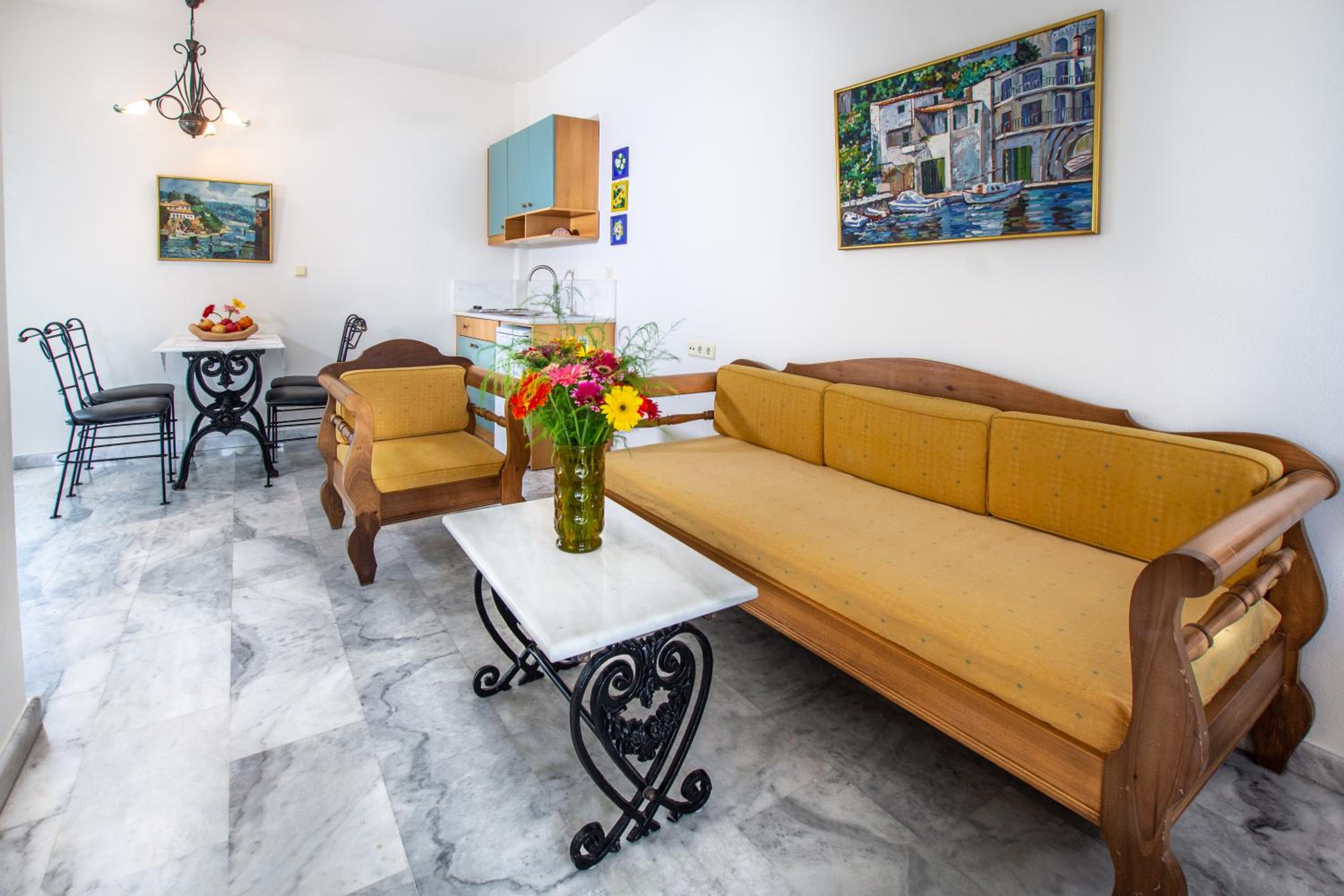 One-Bedroom Apartment - Photo 20