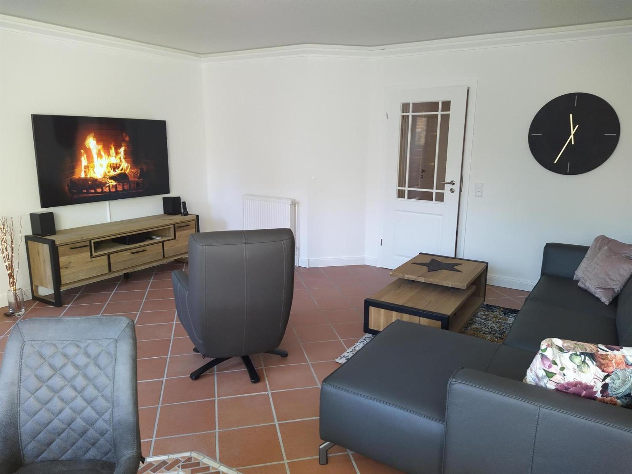 Two-Bedroom House photo 3
