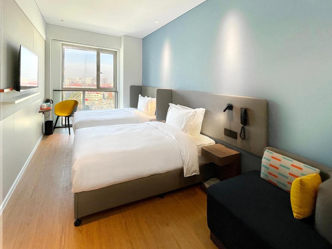 Standard Twin Room - Photo 3