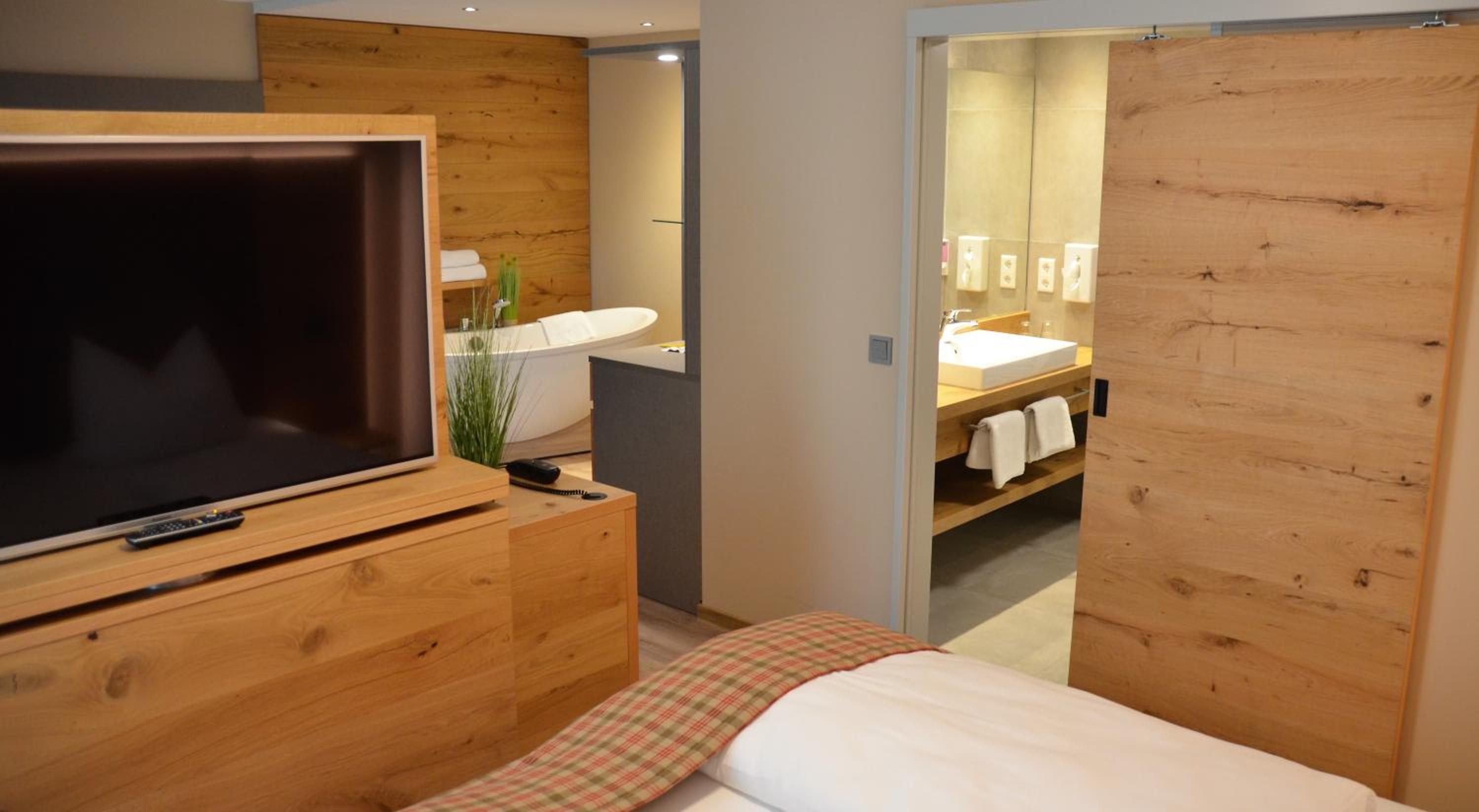 Deluxe Double Room - Photo 5
