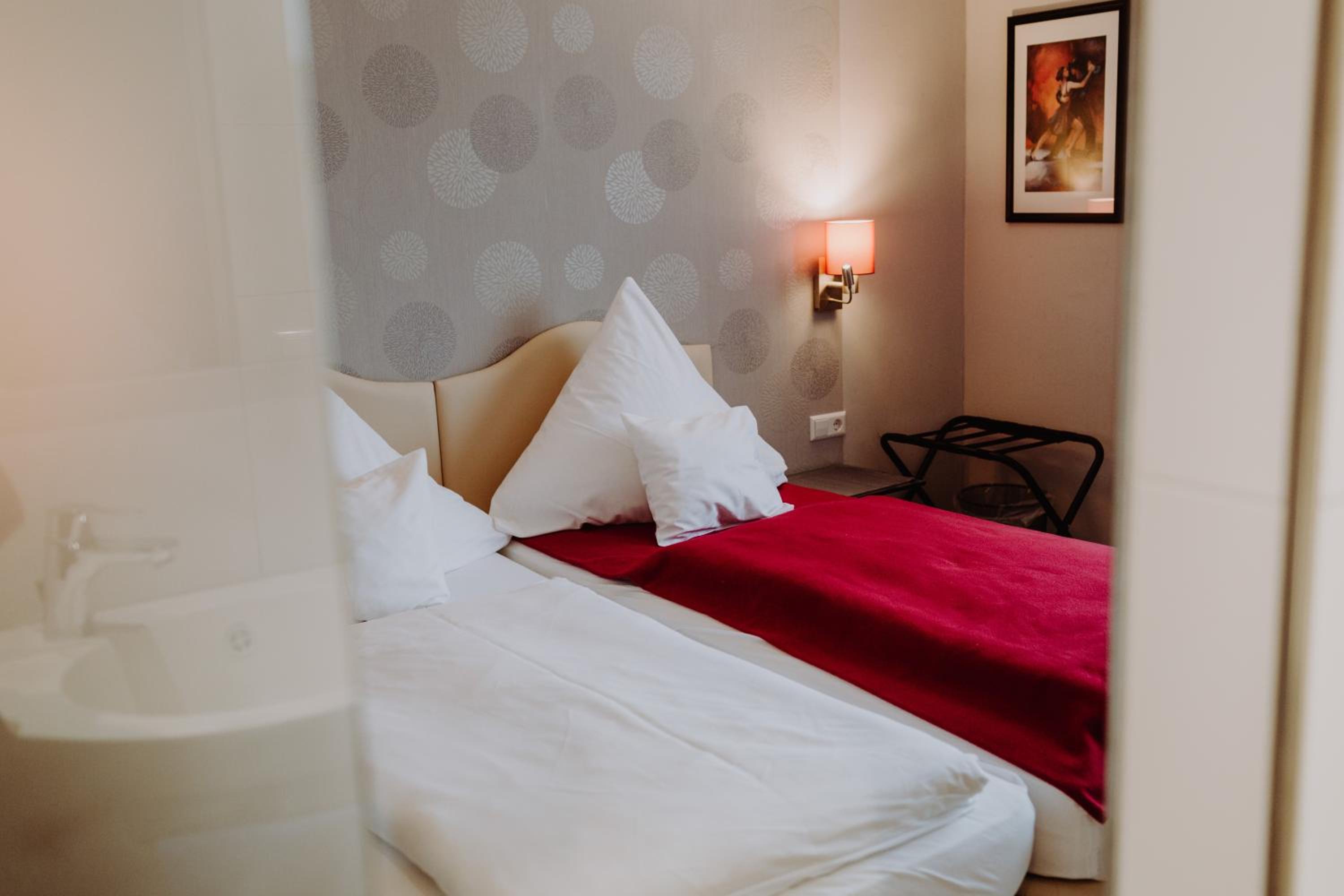 Double Room - Photo 1