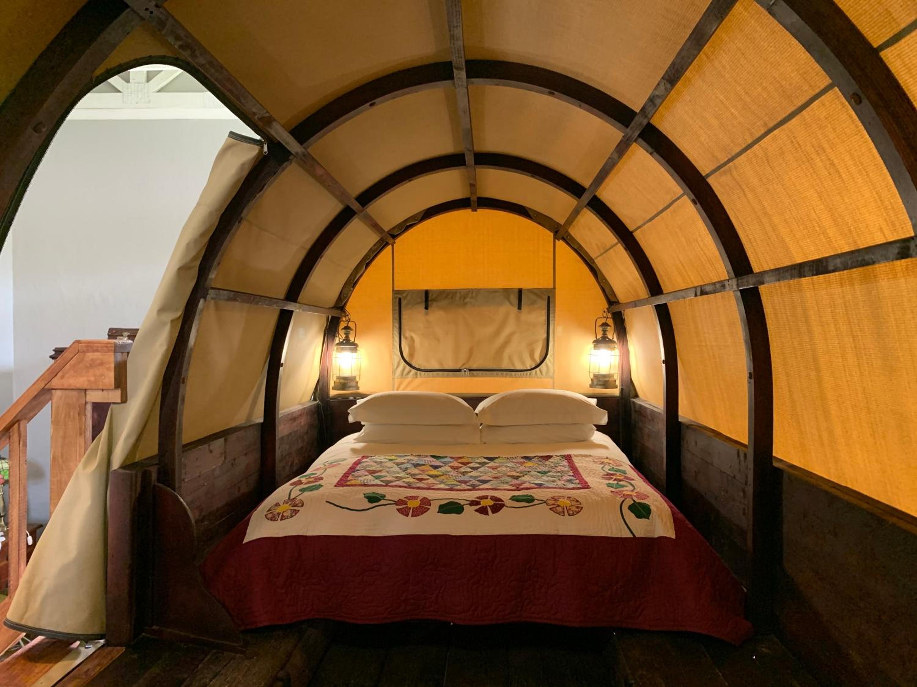 Deluxe Queen Room photo 1