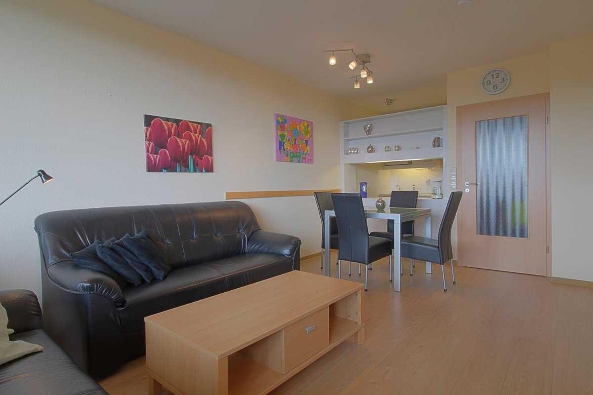 Apartment With Balcony photo 3
