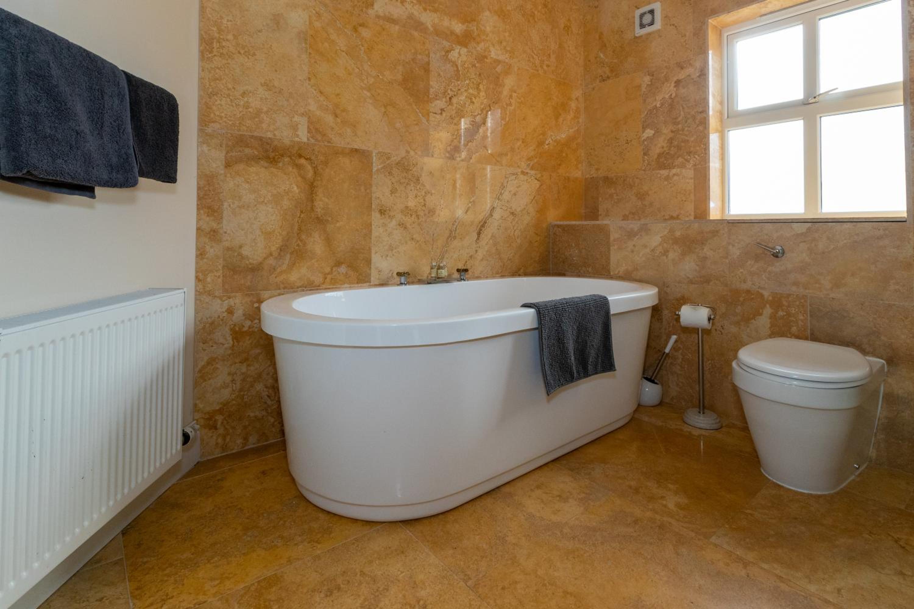 Triple Room with Private Bathroom - Photo 2