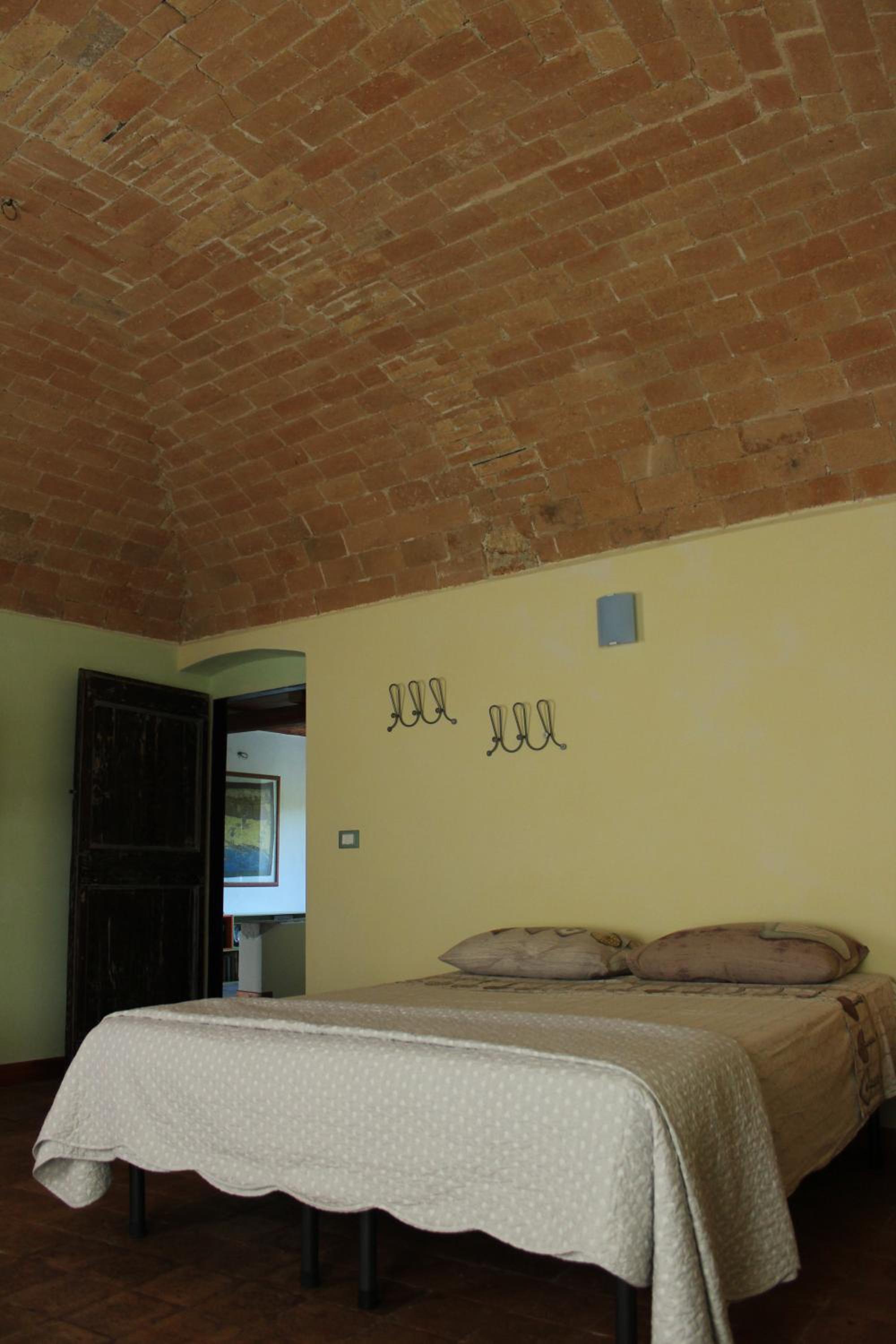 Family Room with Private Bathroom photo 2