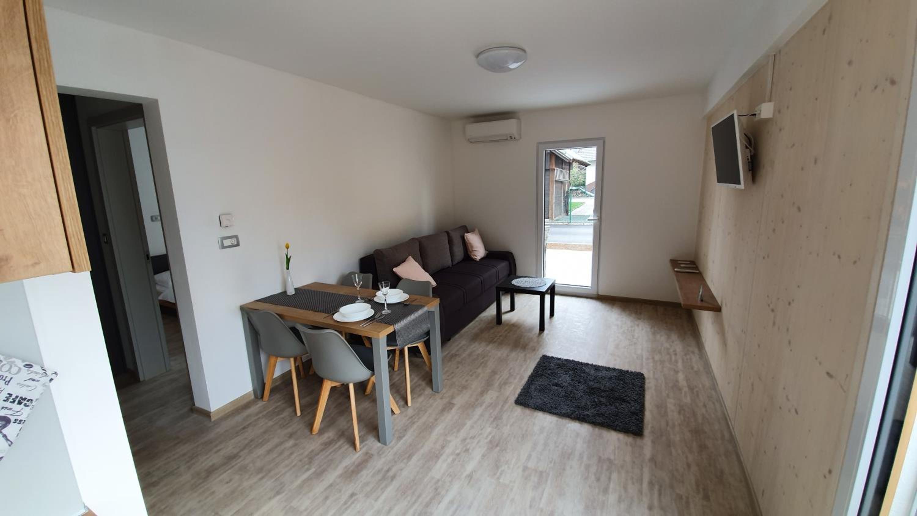One-Bedroom Apartment with Patio photo 2