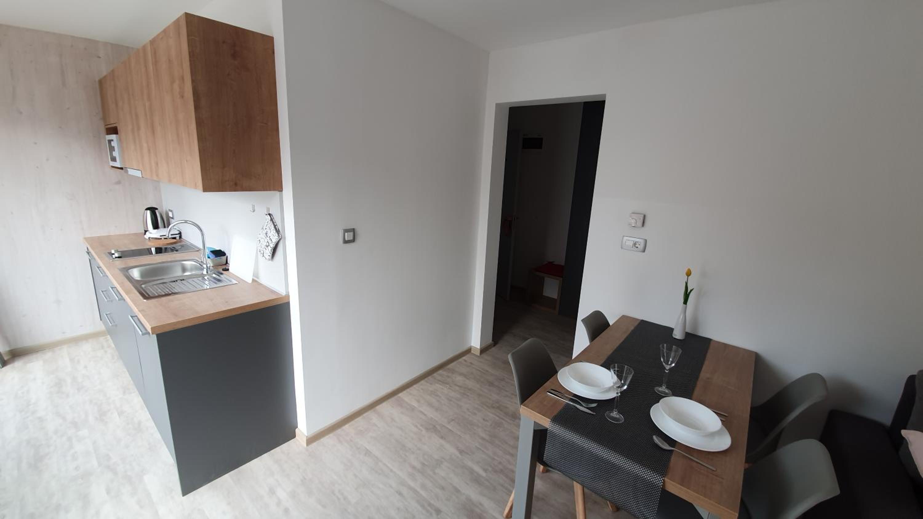 One-Bedroom Apartment with Patio photo 3
