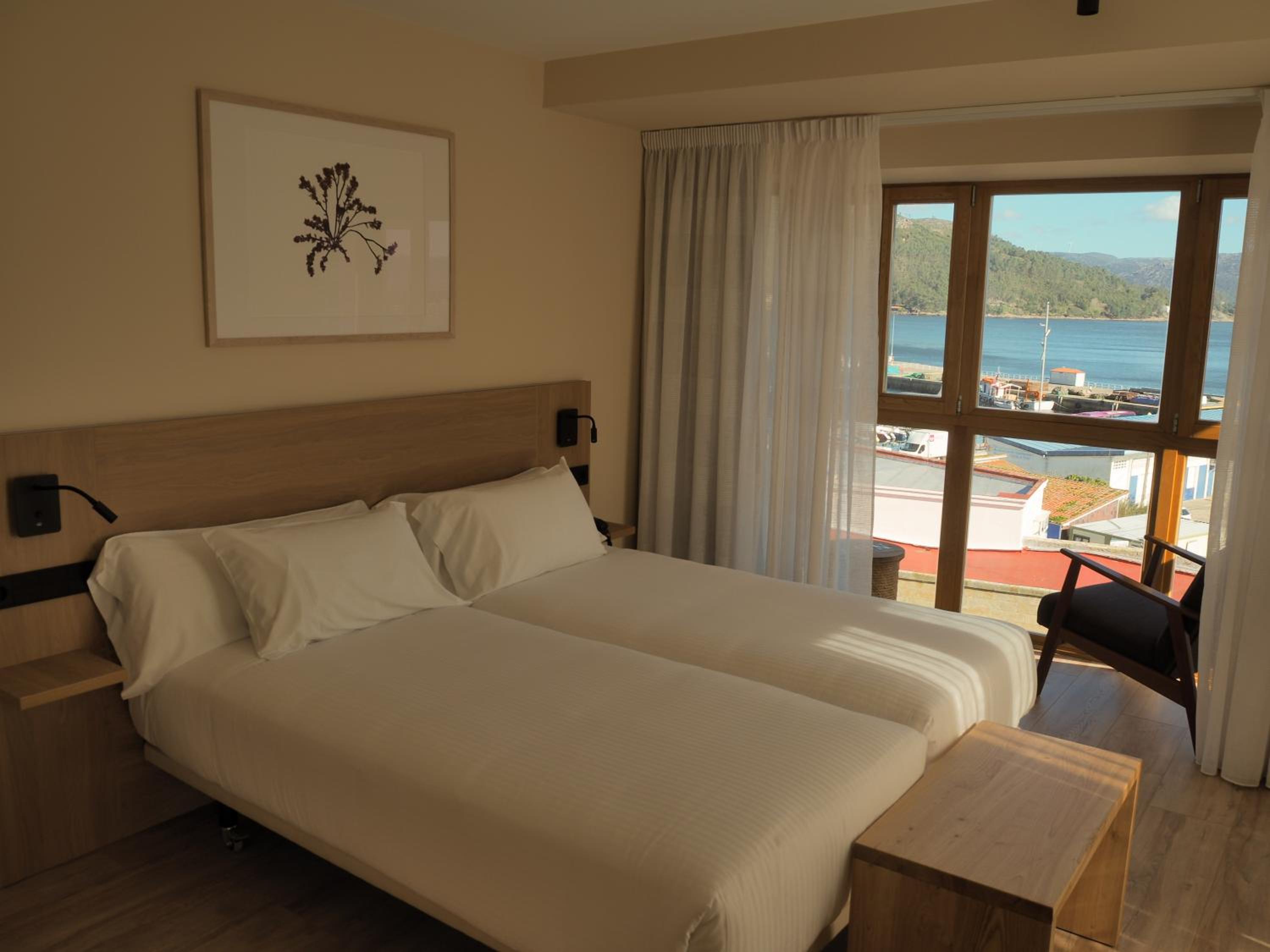 Double or Twin Room with Sea View photo 3