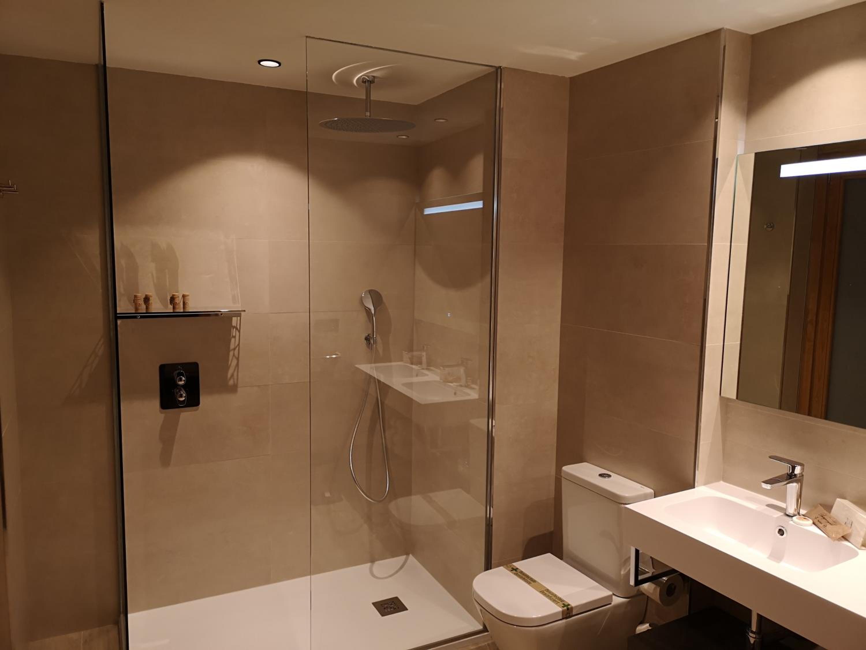 Double or Twin Room with Sea View photo 2