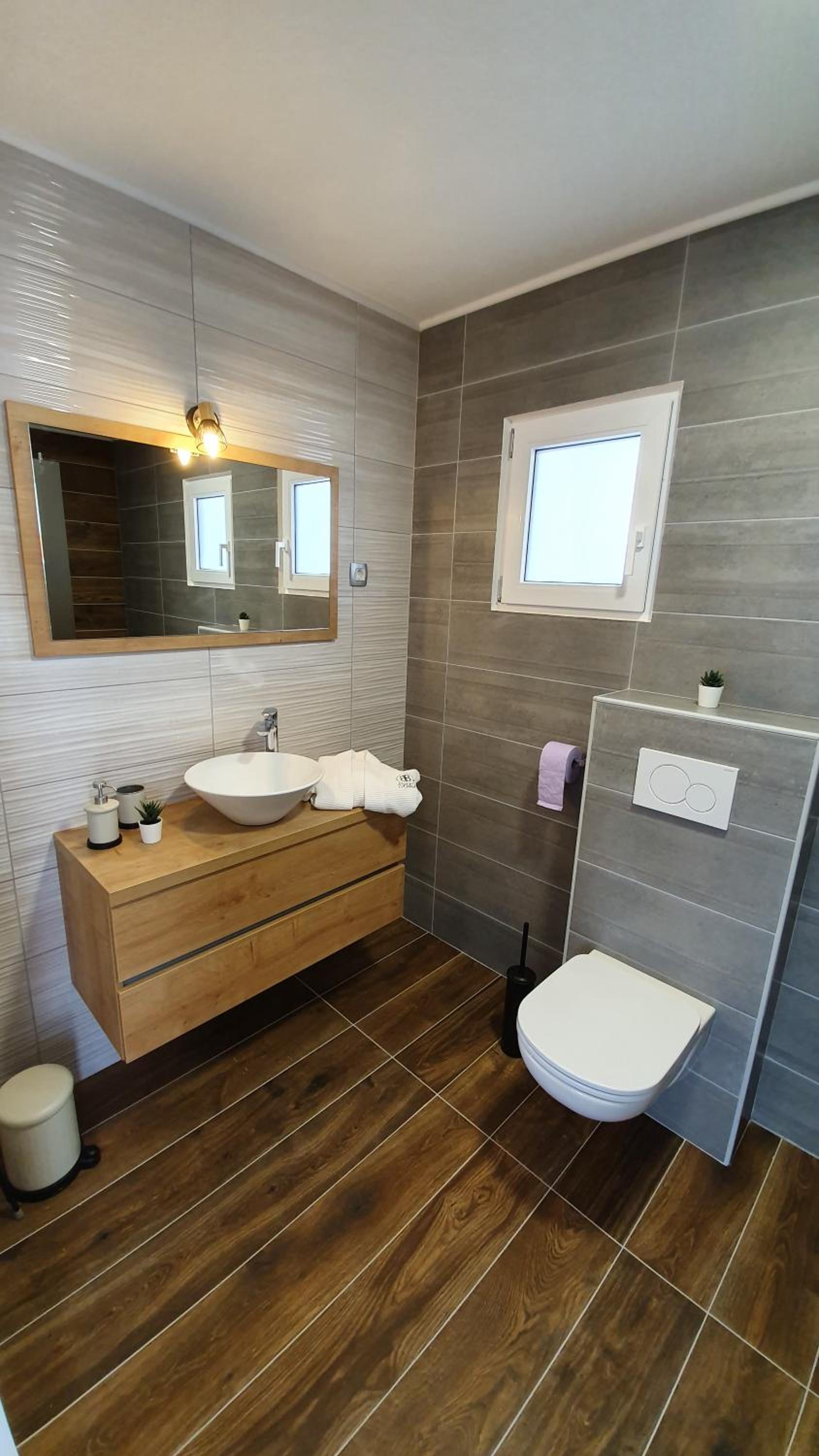 Two-Bedroom Apartment with Balcony photo 2