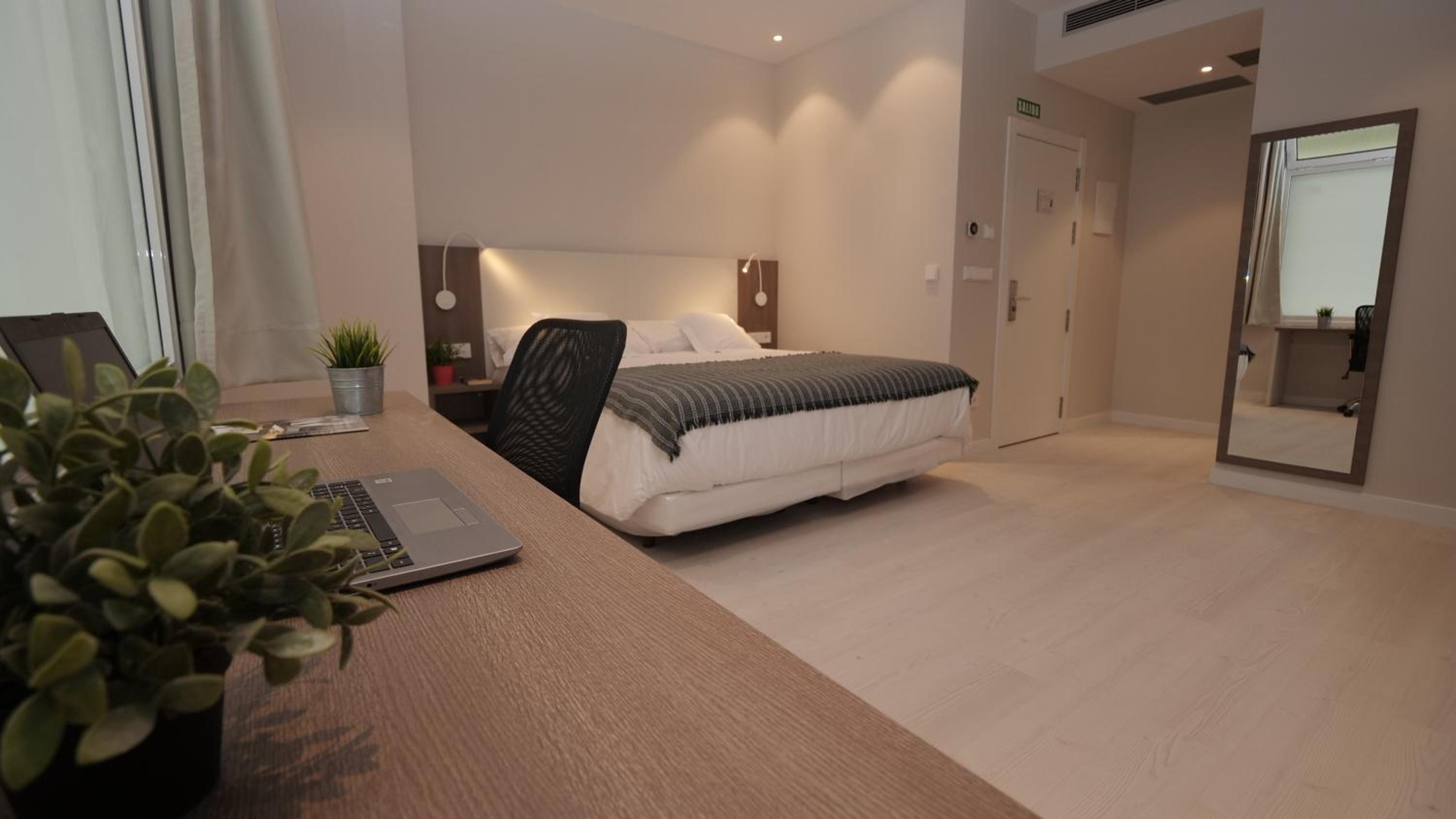Interior Double or Twin Room - Photo 5