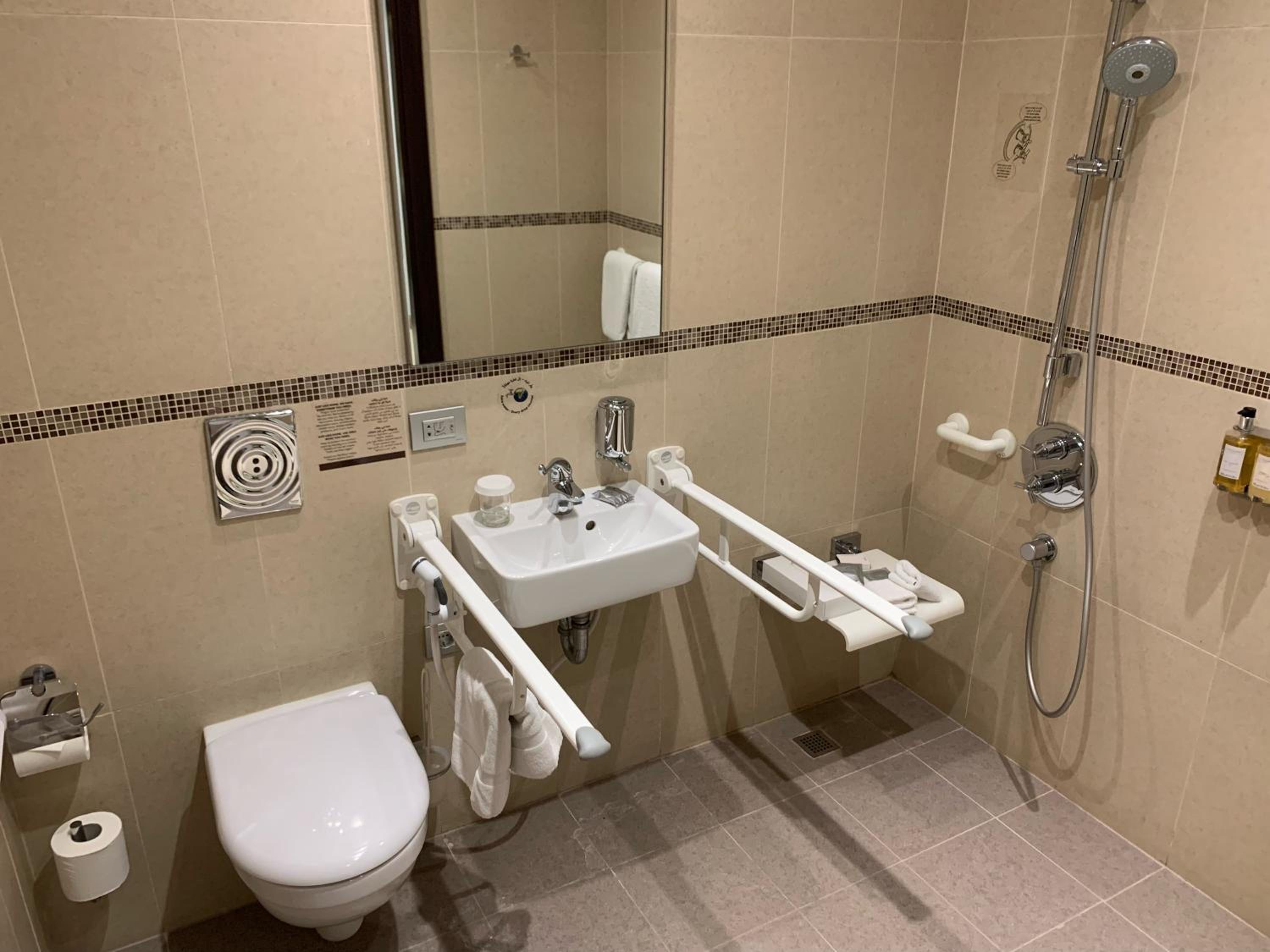 King Studio Suite - Accessible  - Photo 2