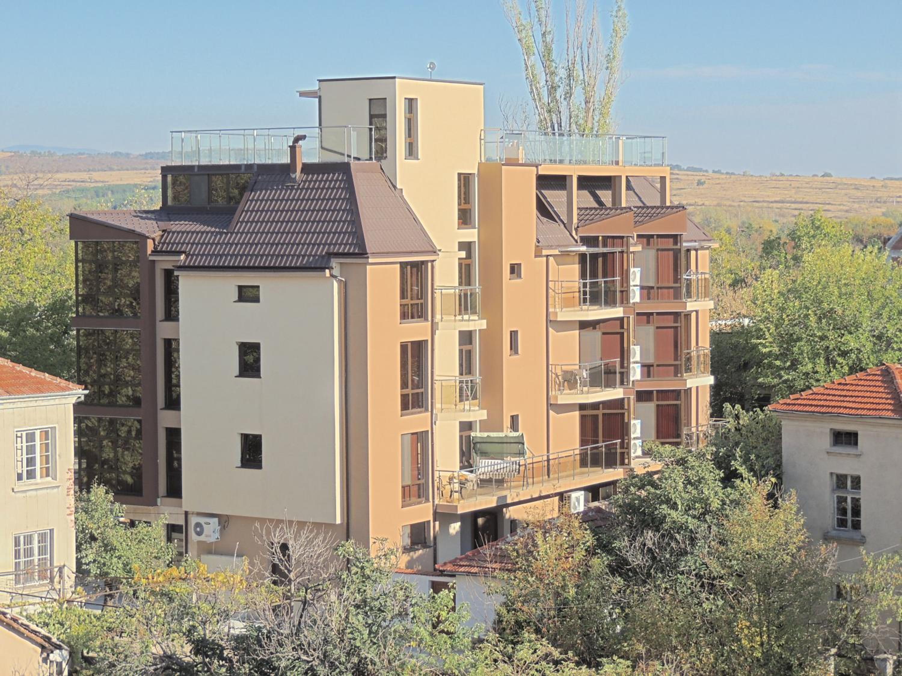 One-Bedroom Apartment with Balcony - Photo 2