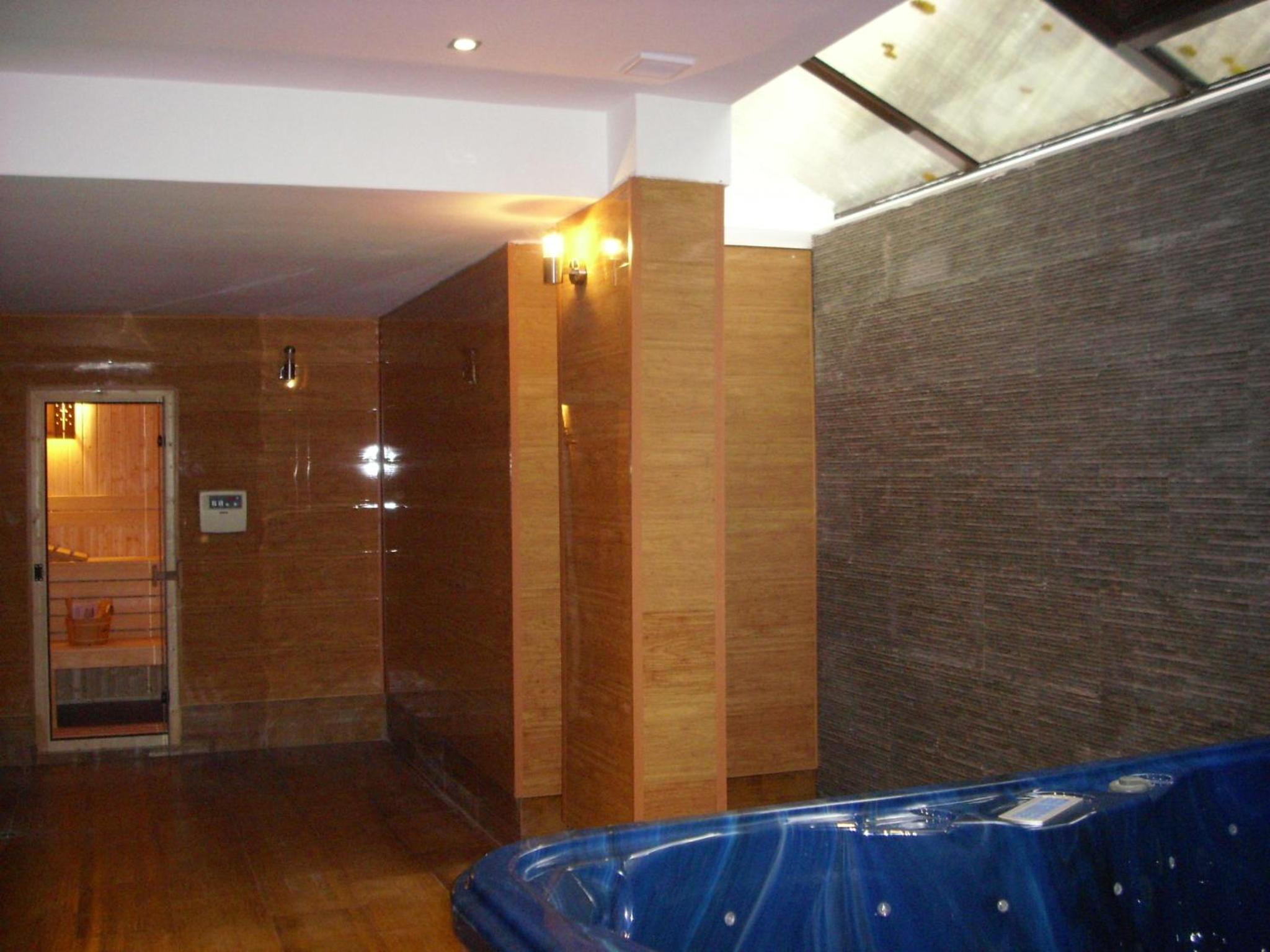 One-Bedroom Apartment with Balcony - Photo 4
