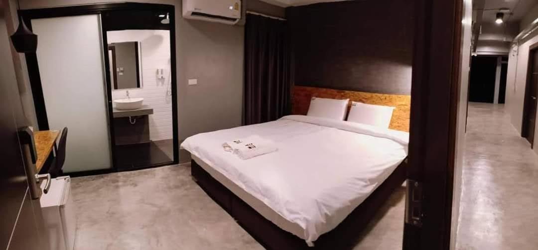 Standard Double Room - Photo 6