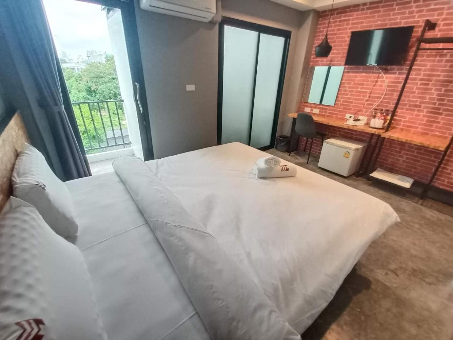 Standard Double Room - Photo 7
