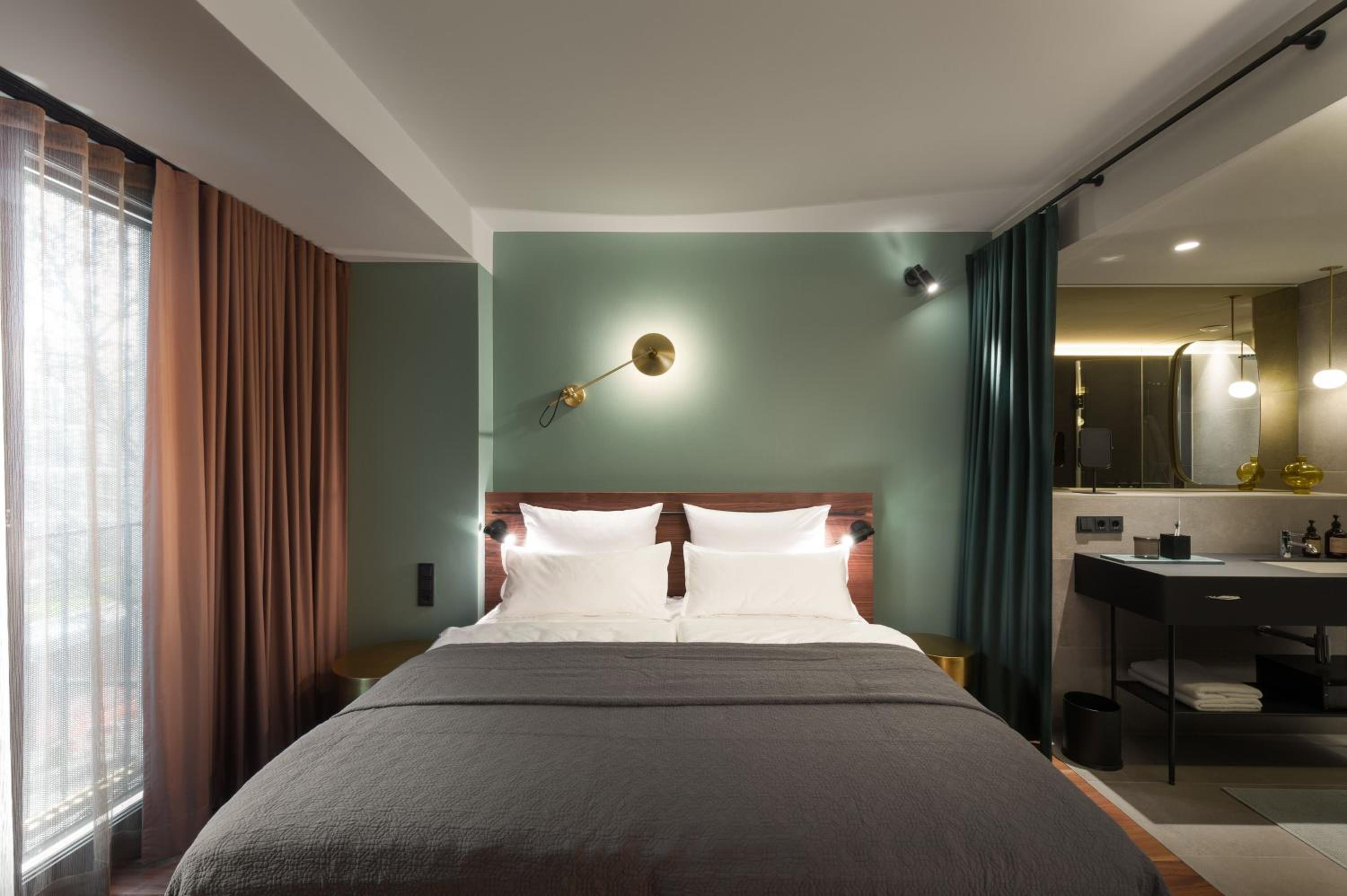Urban Room - Photo 1