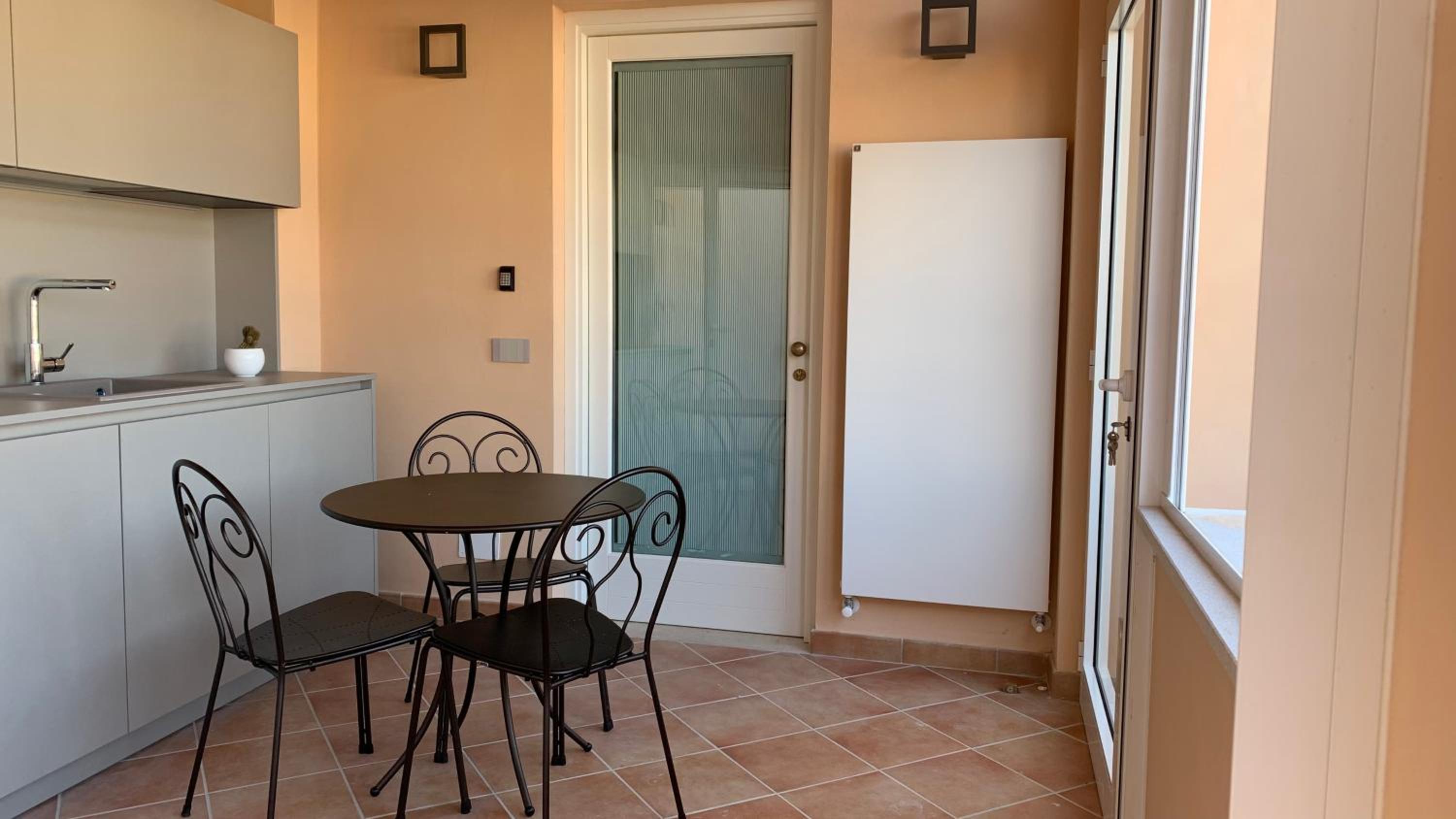 Superior Triple Room with Sea View - Photo 3