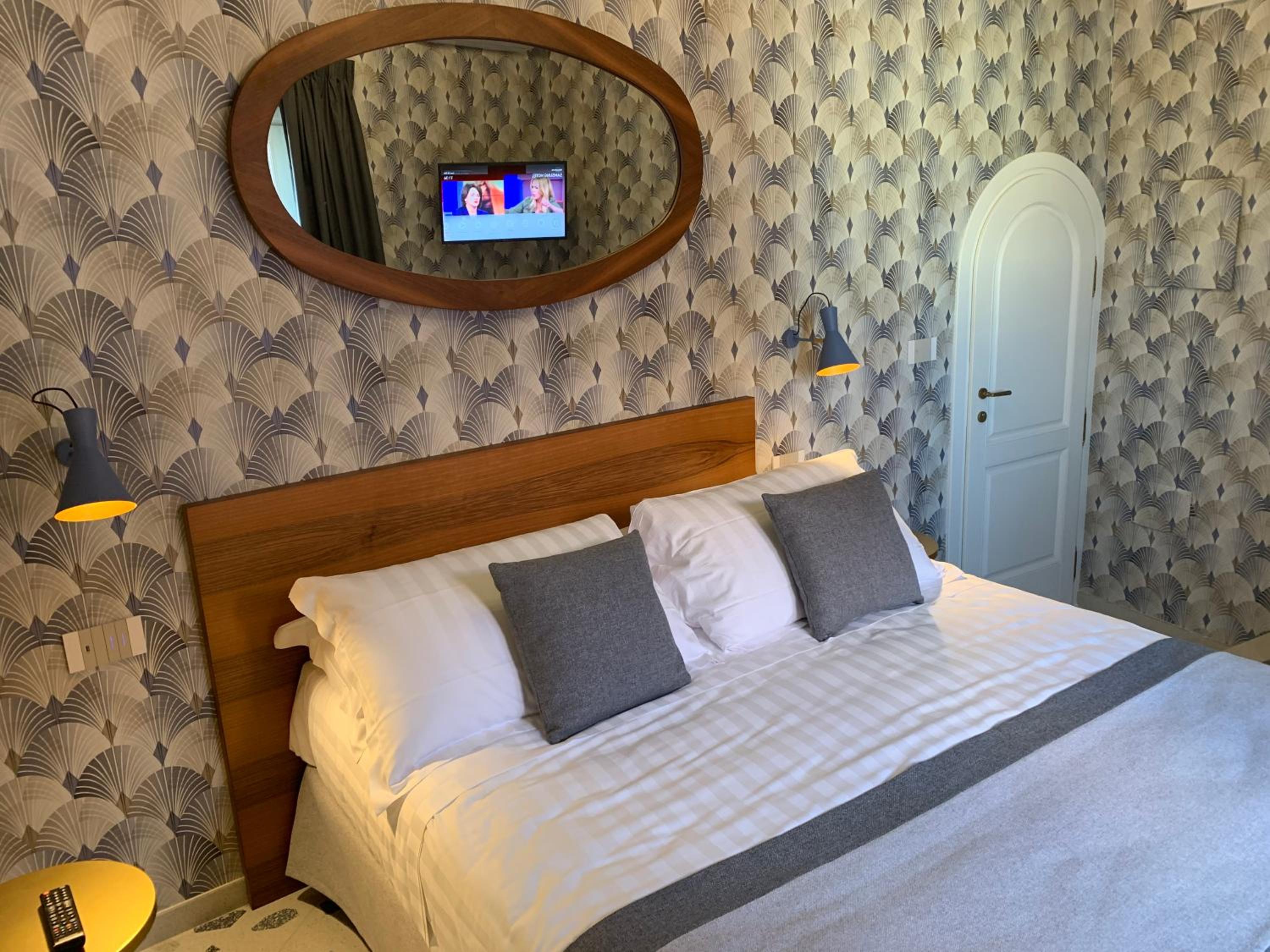 Double Room - Photo 18