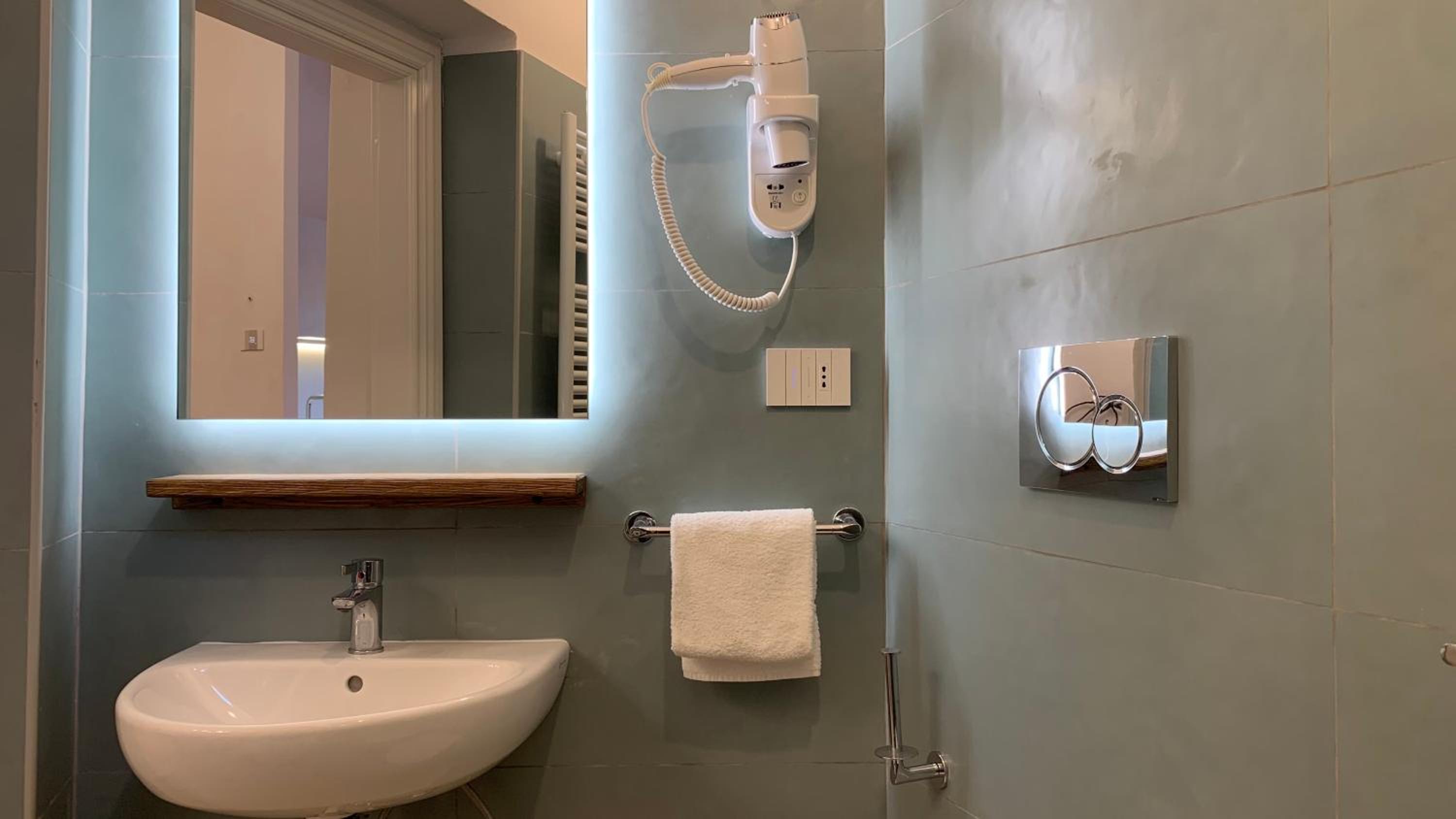 Double Room - Photo 19