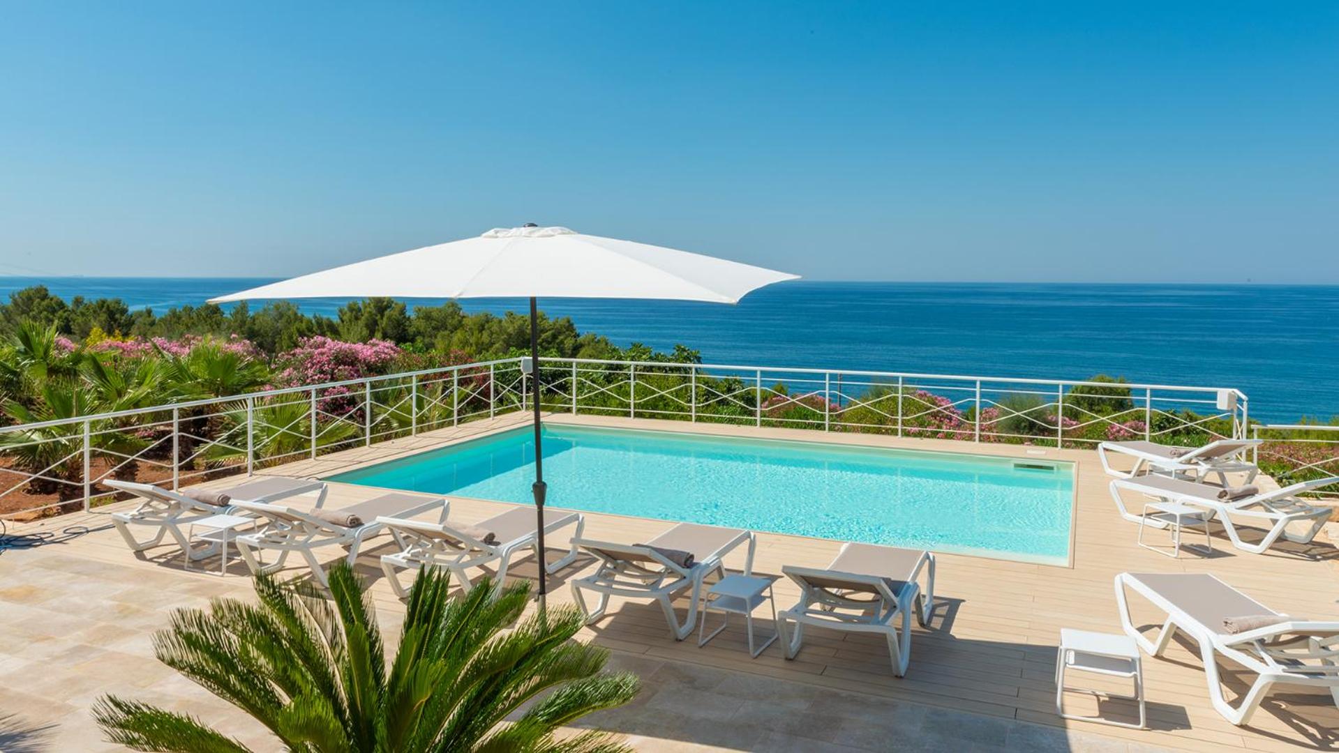 Four-Bedroom Villa photo 2