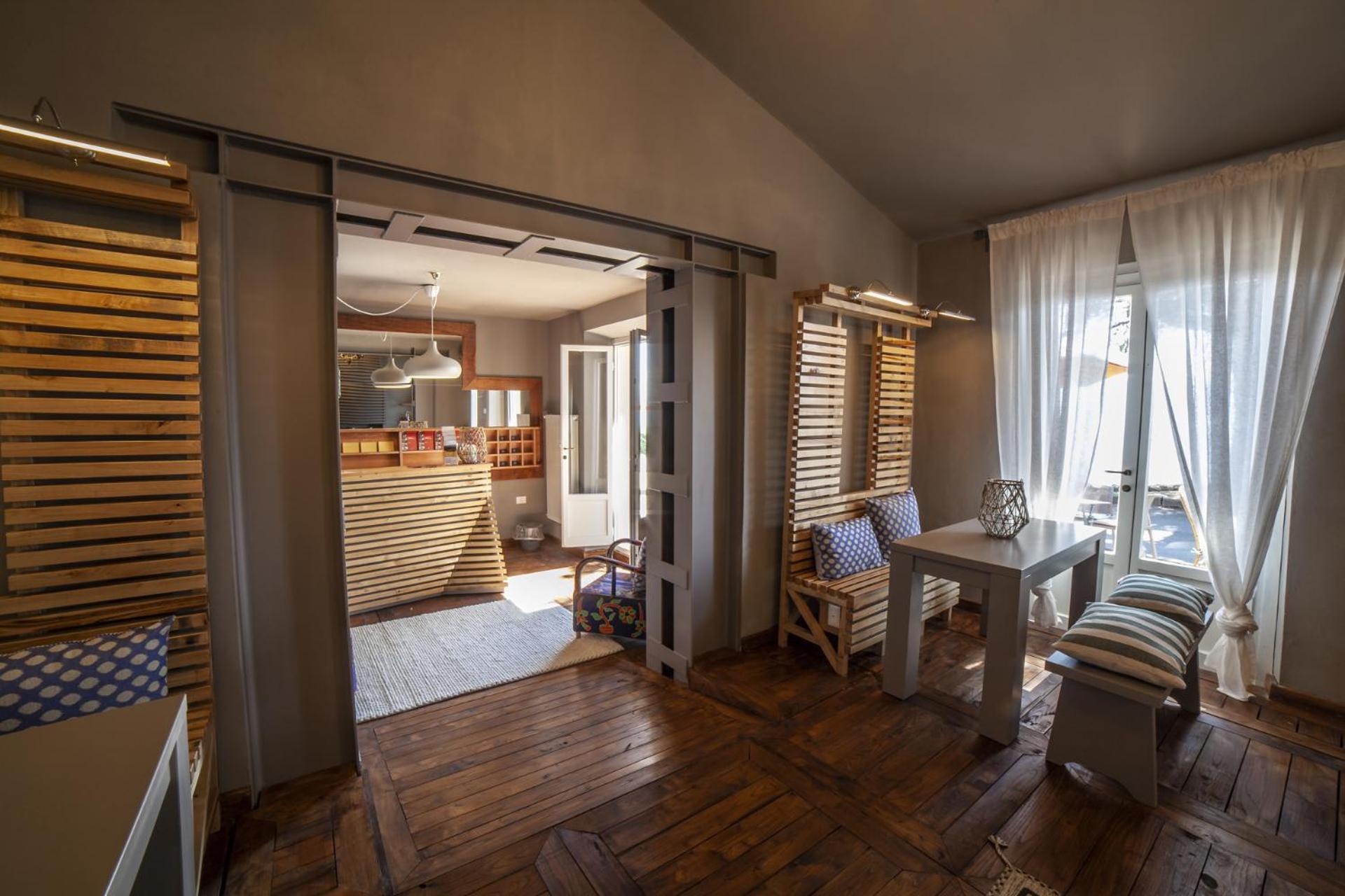 Deluxe Double Room with Balcony - Photo 22