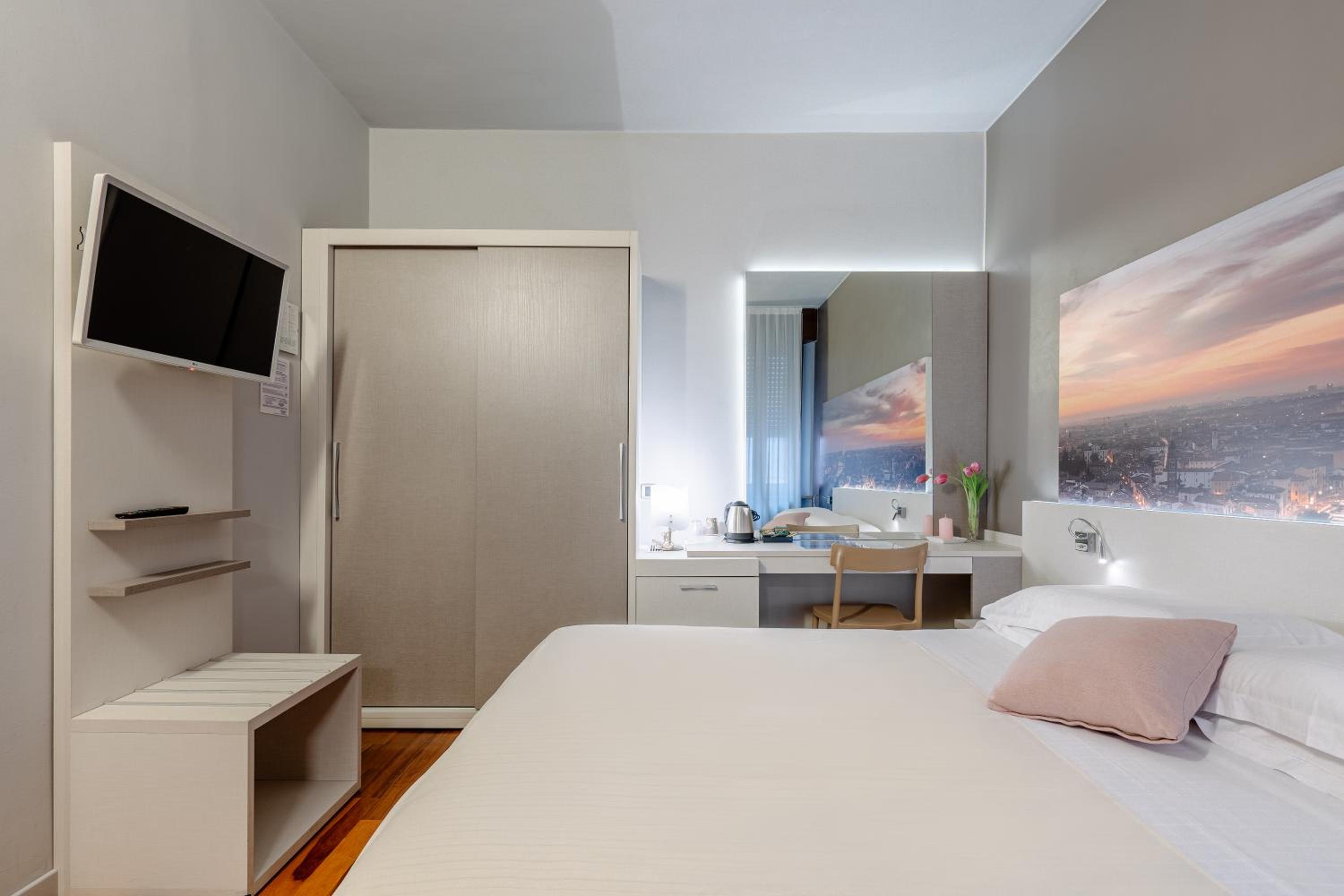 Economy Double Room - Photo 4