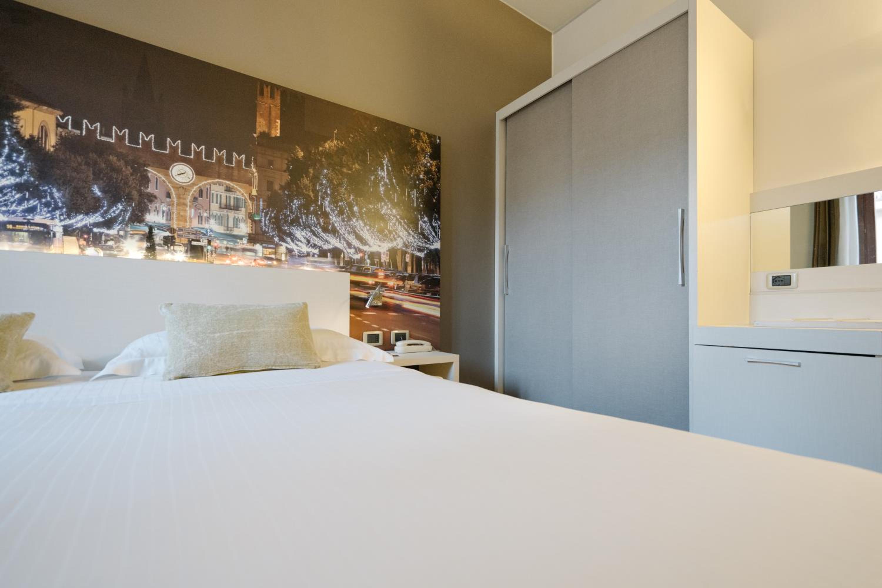 Economy Double Room - Photo 7