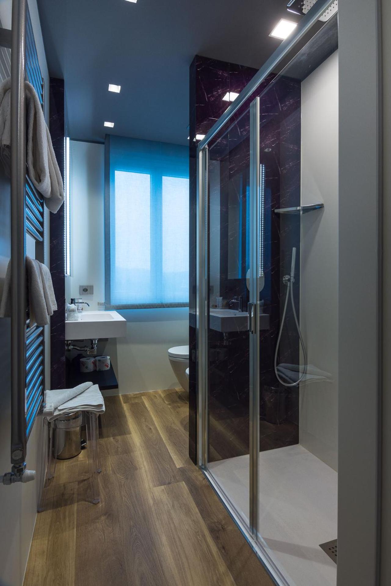 Executive Queen Room - Photo 15