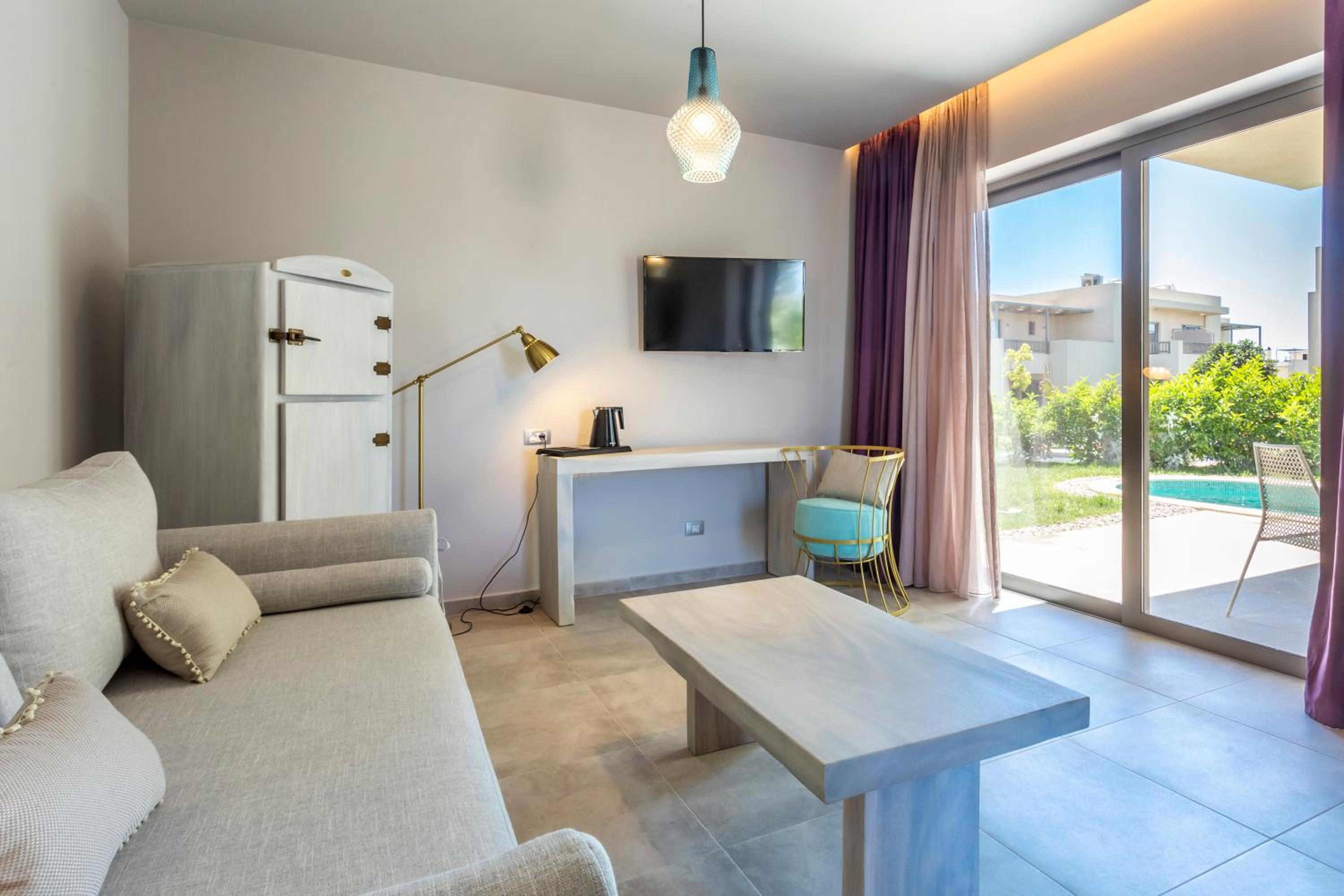 Suite with Private Pool photo 3