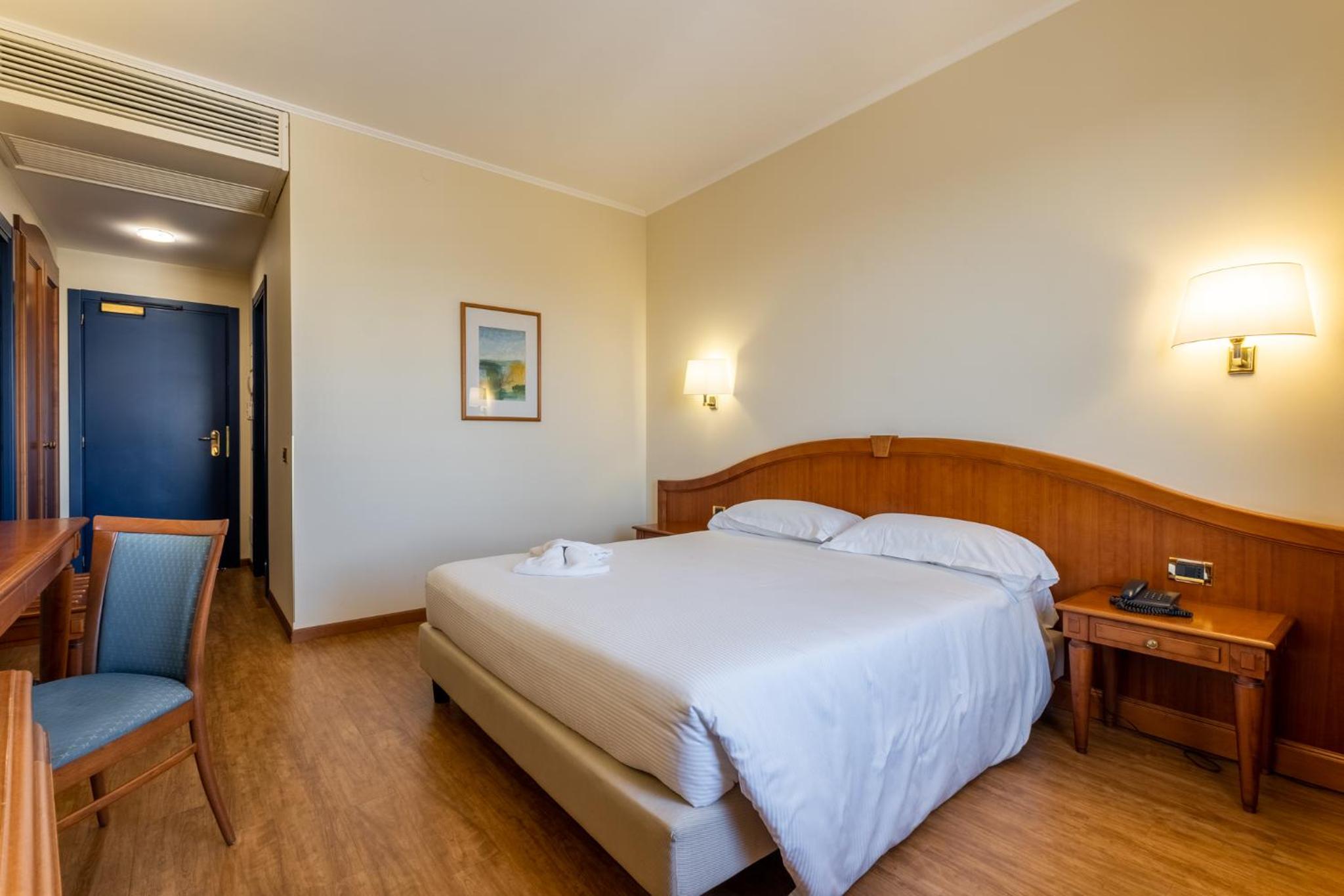 Double Room - Photo 2