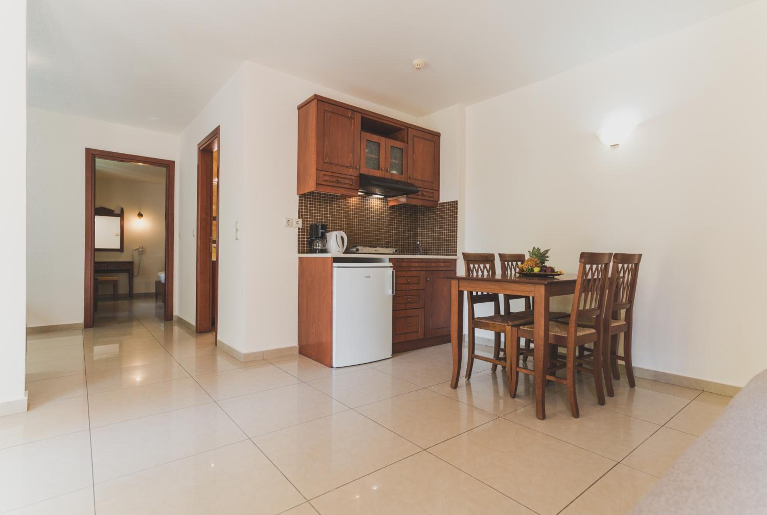 Apartment photo 2