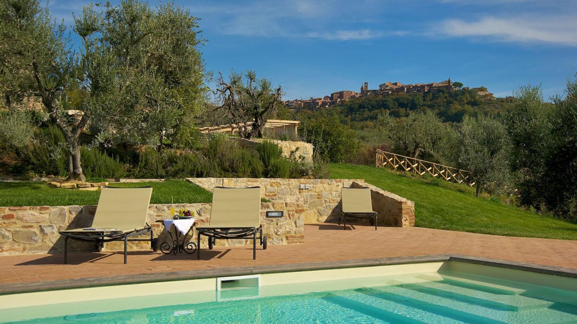 Five-Bedroom Villa photo 3